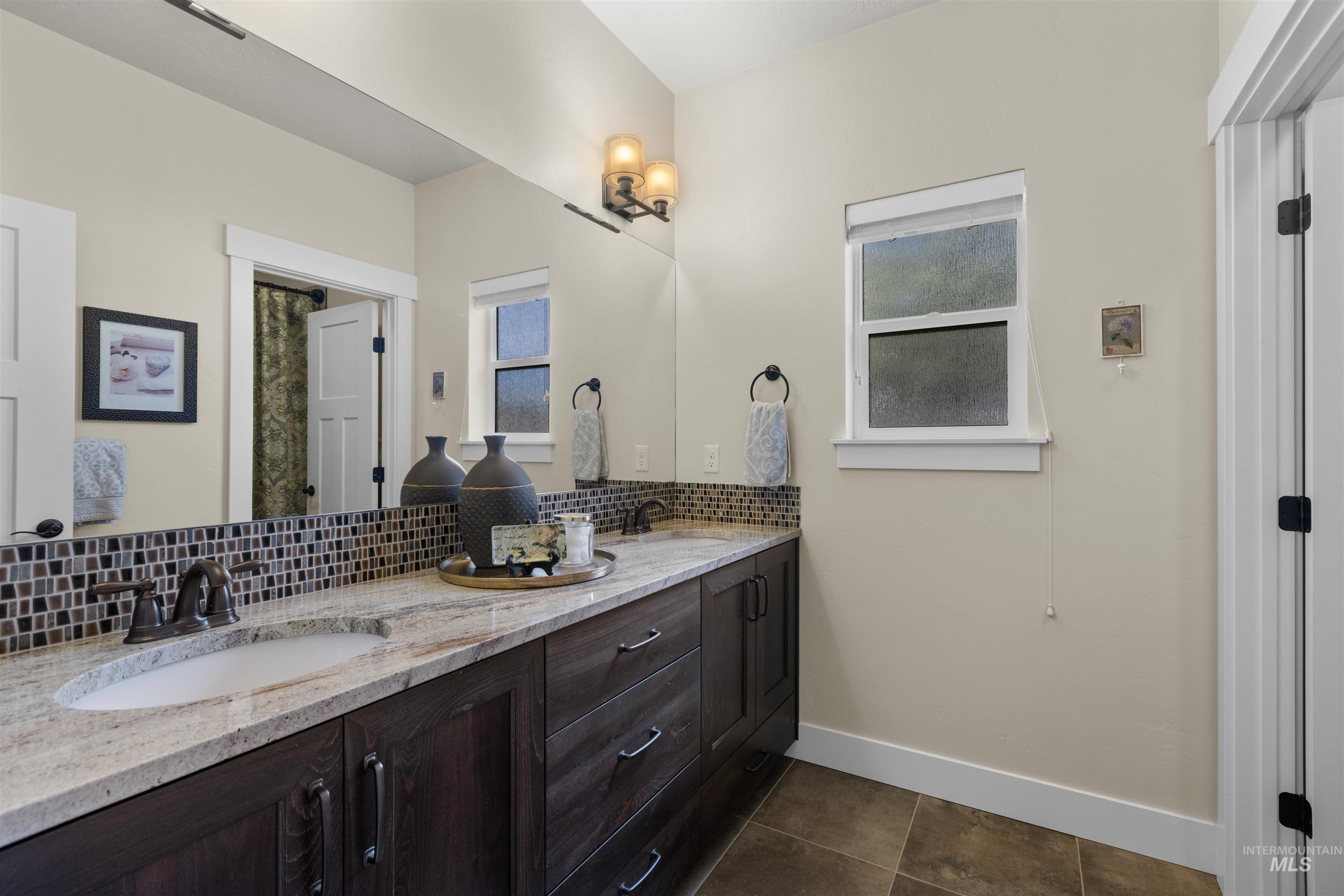 8509 Silverwood Way, Middleton, Idaho 83644, 3 Bedrooms, 2 Bathrooms, Residential For Sale, Price $934,900, 98983358