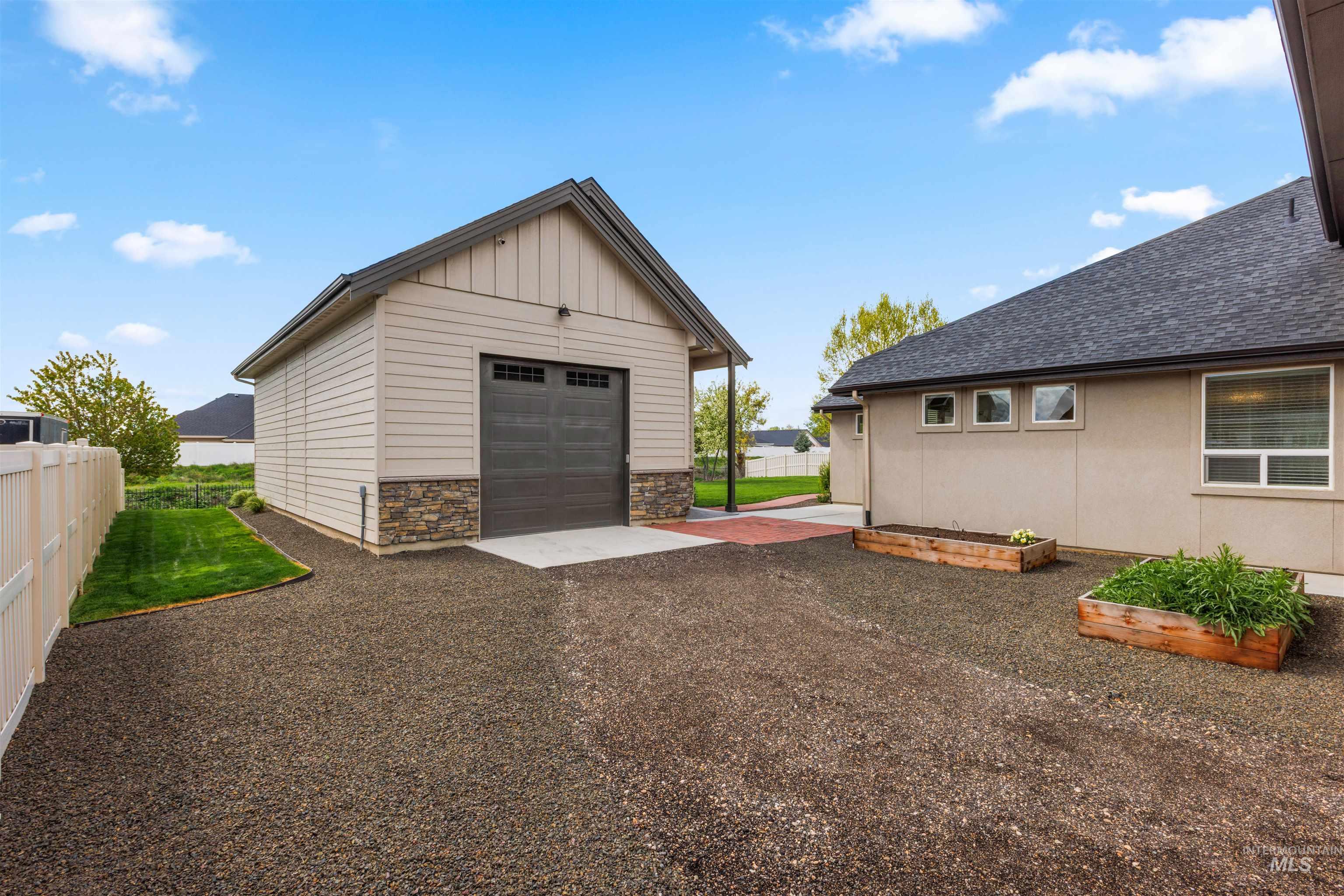 8509 Silverwood Way, Middleton, Idaho 83644, 3 Bedrooms, 2 Bathrooms, Residential For Sale, Price $934,900, 98983358