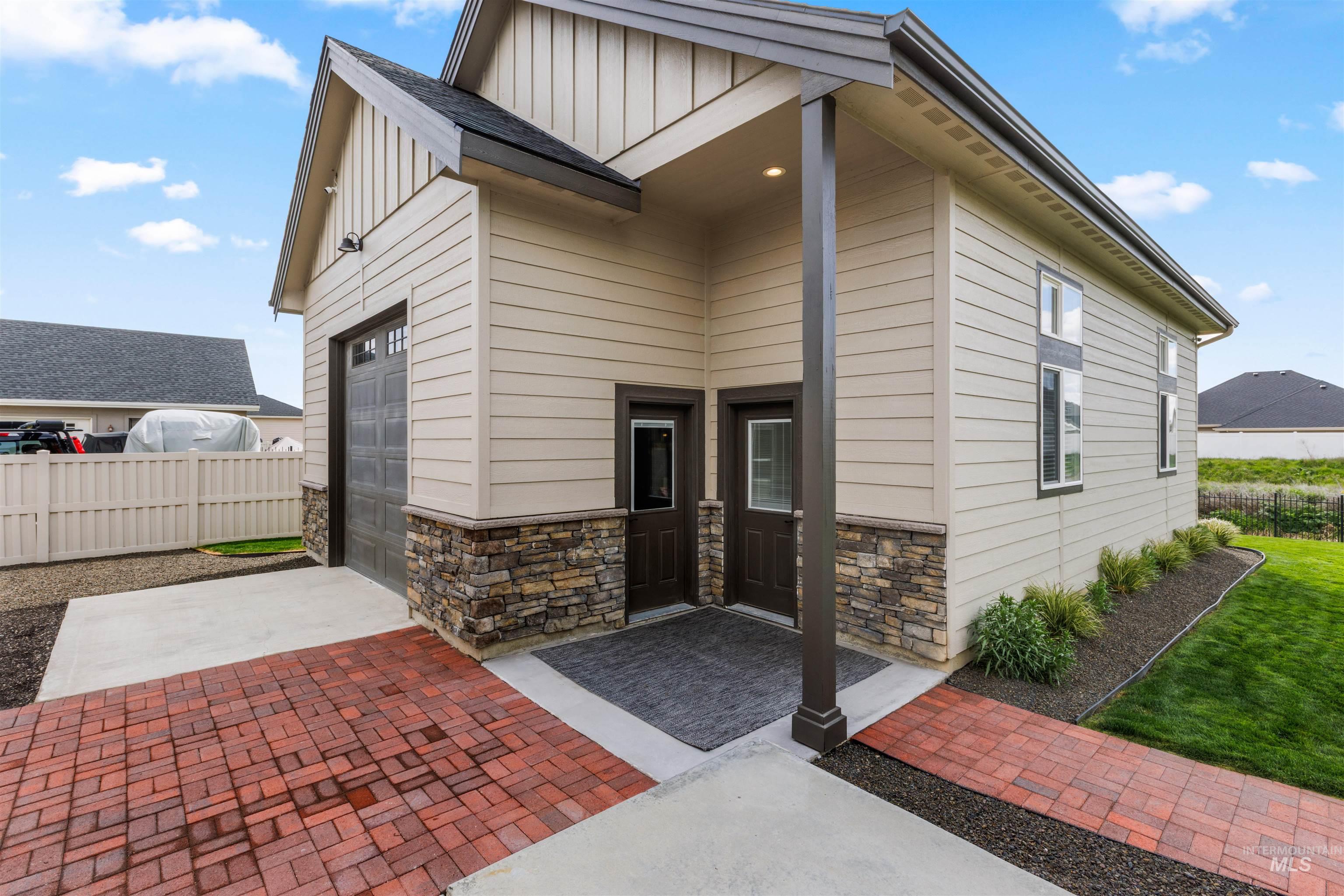 8509 Silverwood Way, Middleton, Idaho 83644, 3 Bedrooms, 2 Bathrooms, Residential For Sale, Price $934,900, 98983358