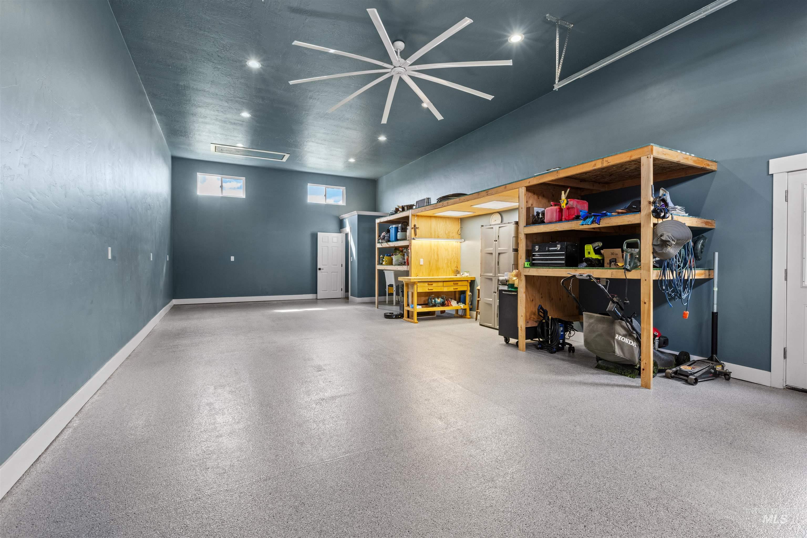 8509 Silverwood Way, Middleton, Idaho 83644, 3 Bedrooms, 2 Bathrooms, Residential For Sale, Price $934,900, 98983358