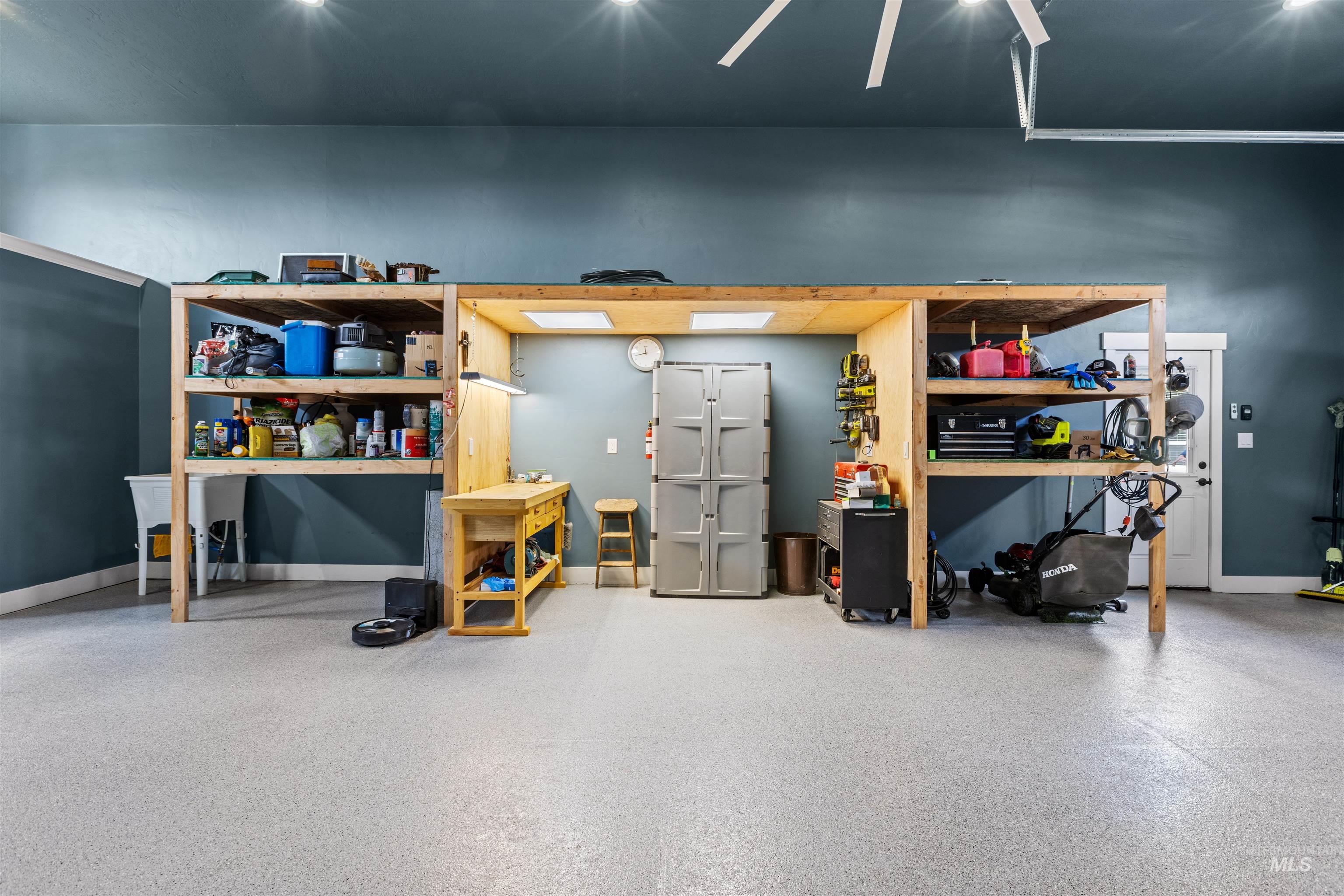 8509 Silverwood Way, Middleton, Idaho 83644, 3 Bedrooms, 2 Bathrooms, Residential For Sale, Price $934,900, 98983358