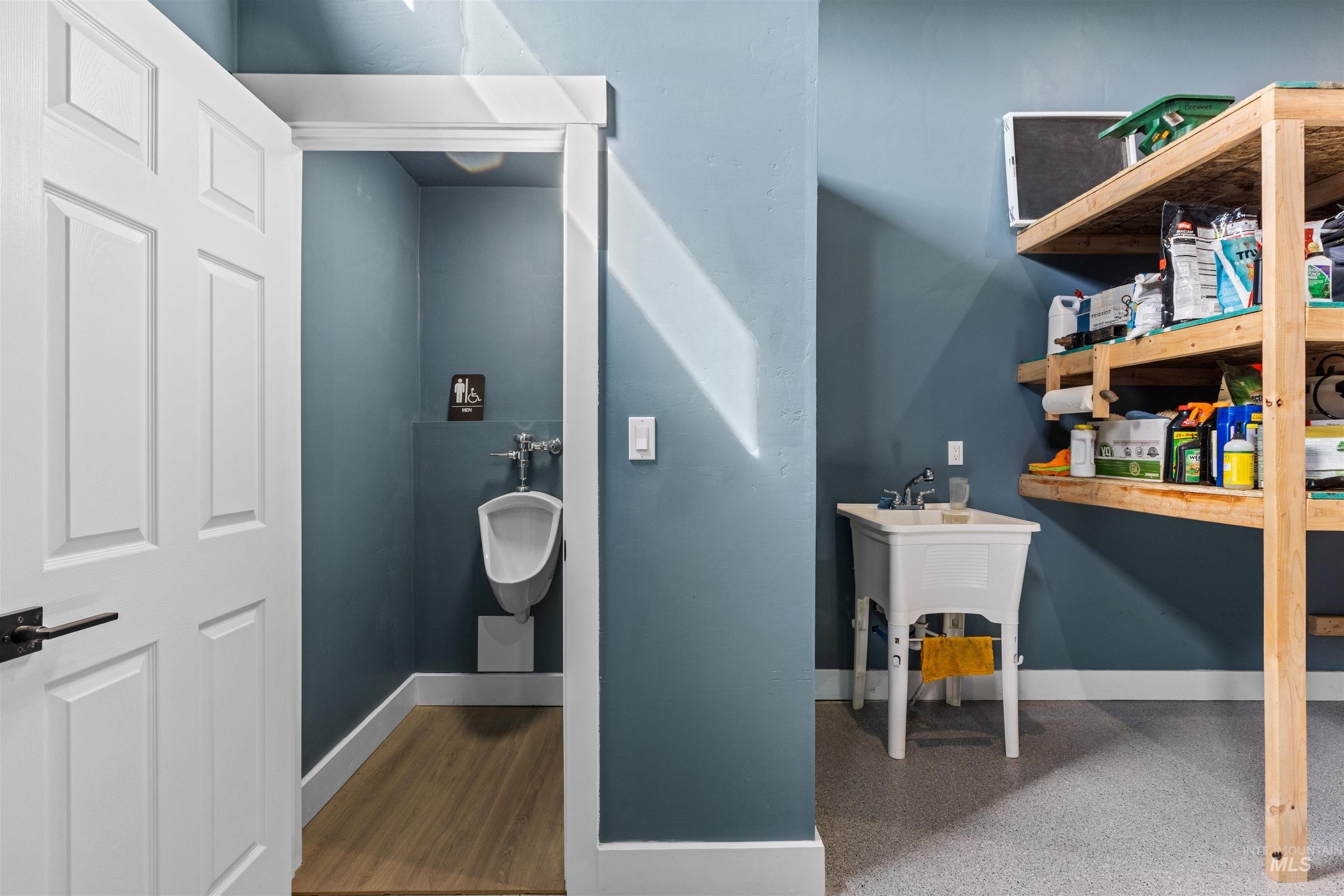 8509 Silverwood Way, Middleton, Idaho 83644, 3 Bedrooms, 2 Bathrooms, Residential For Sale, Price $934,900, 98983358