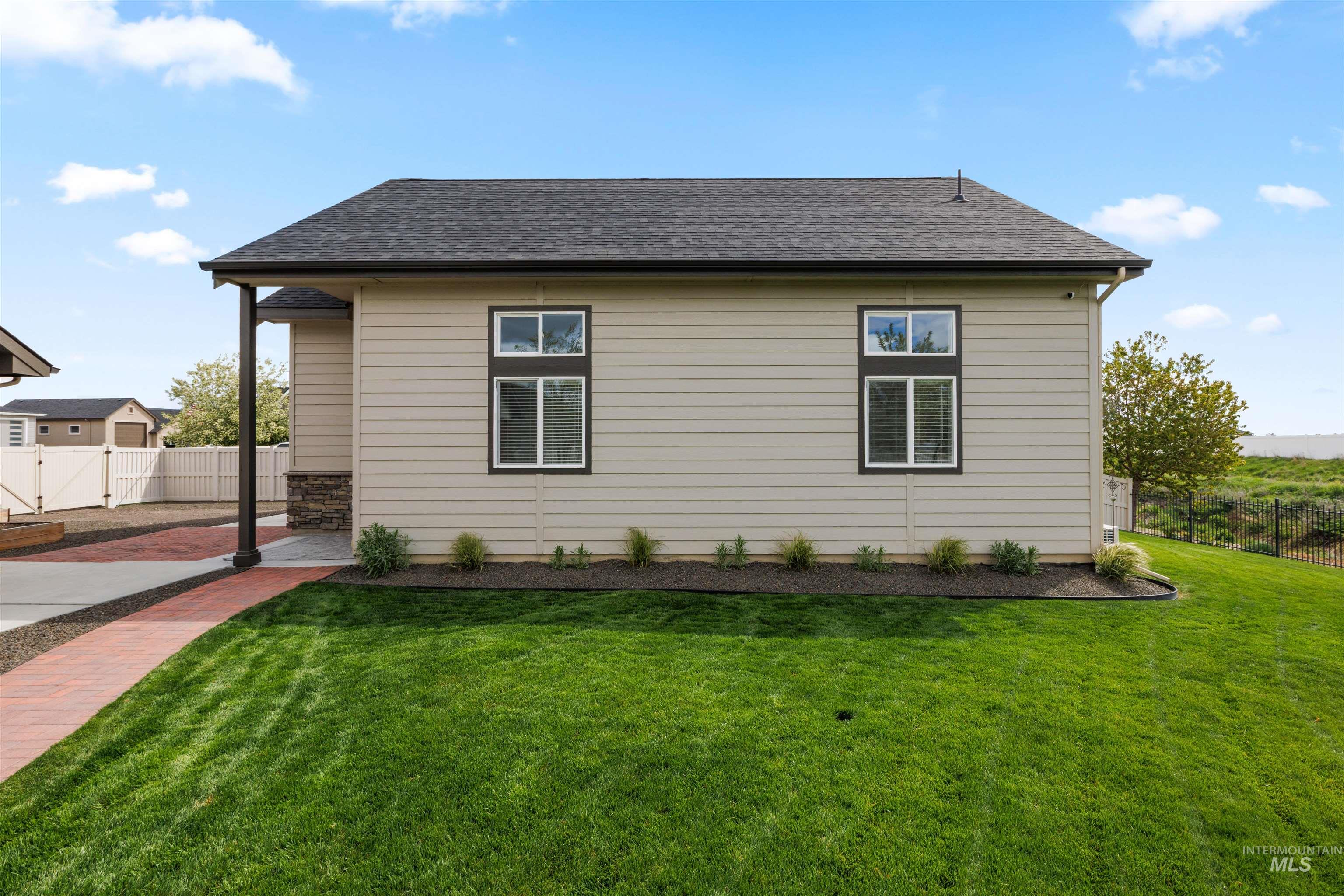 8509 Silverwood Way, Middleton, Idaho 83644, 3 Bedrooms, 2 Bathrooms, Residential For Sale, Price $934,900, 98983358