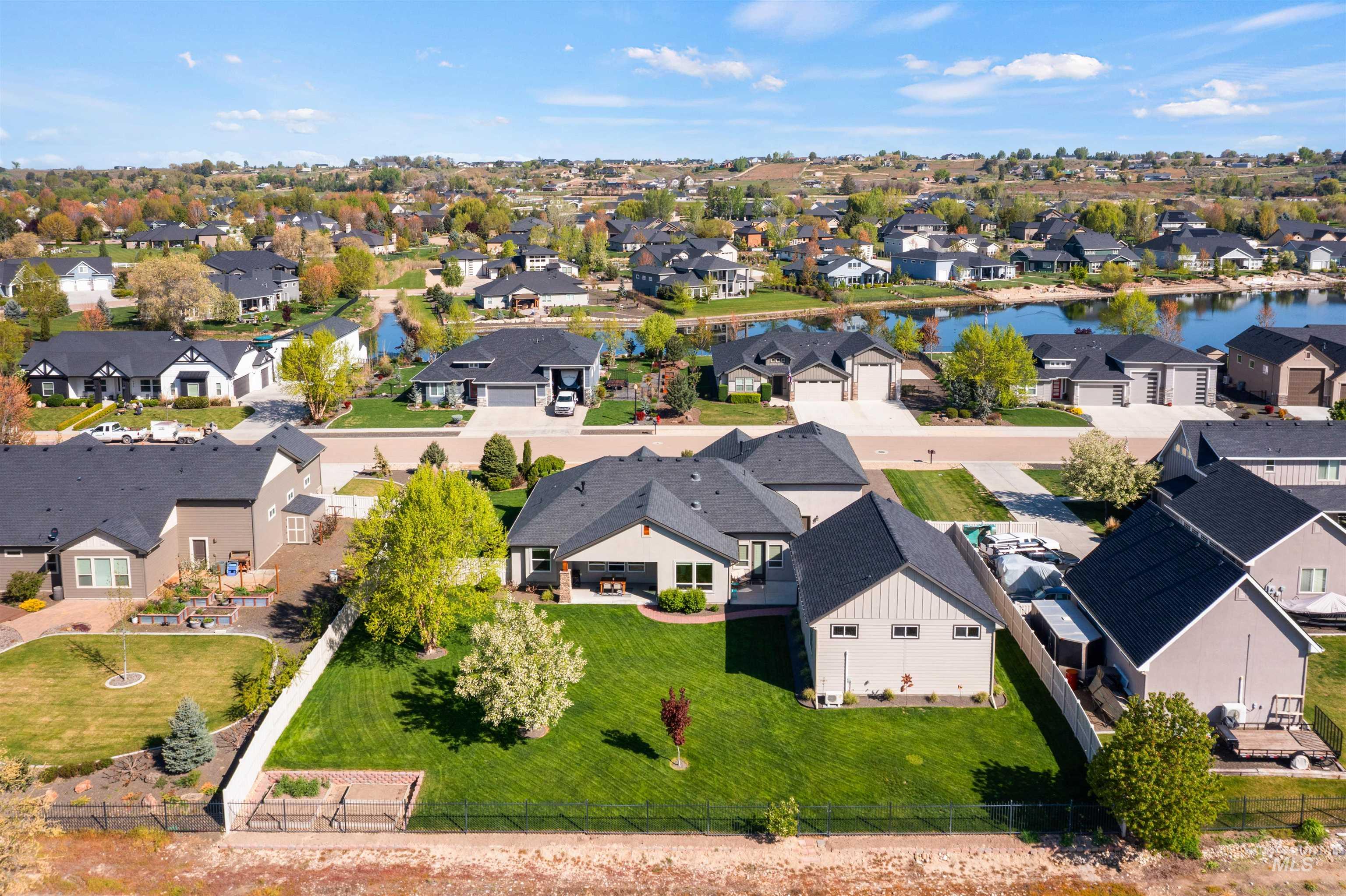 8509 Silverwood Way, Middleton, Idaho 83644, 3 Bedrooms, 2 Bathrooms, Residential For Sale, Price $934,900, 98983358