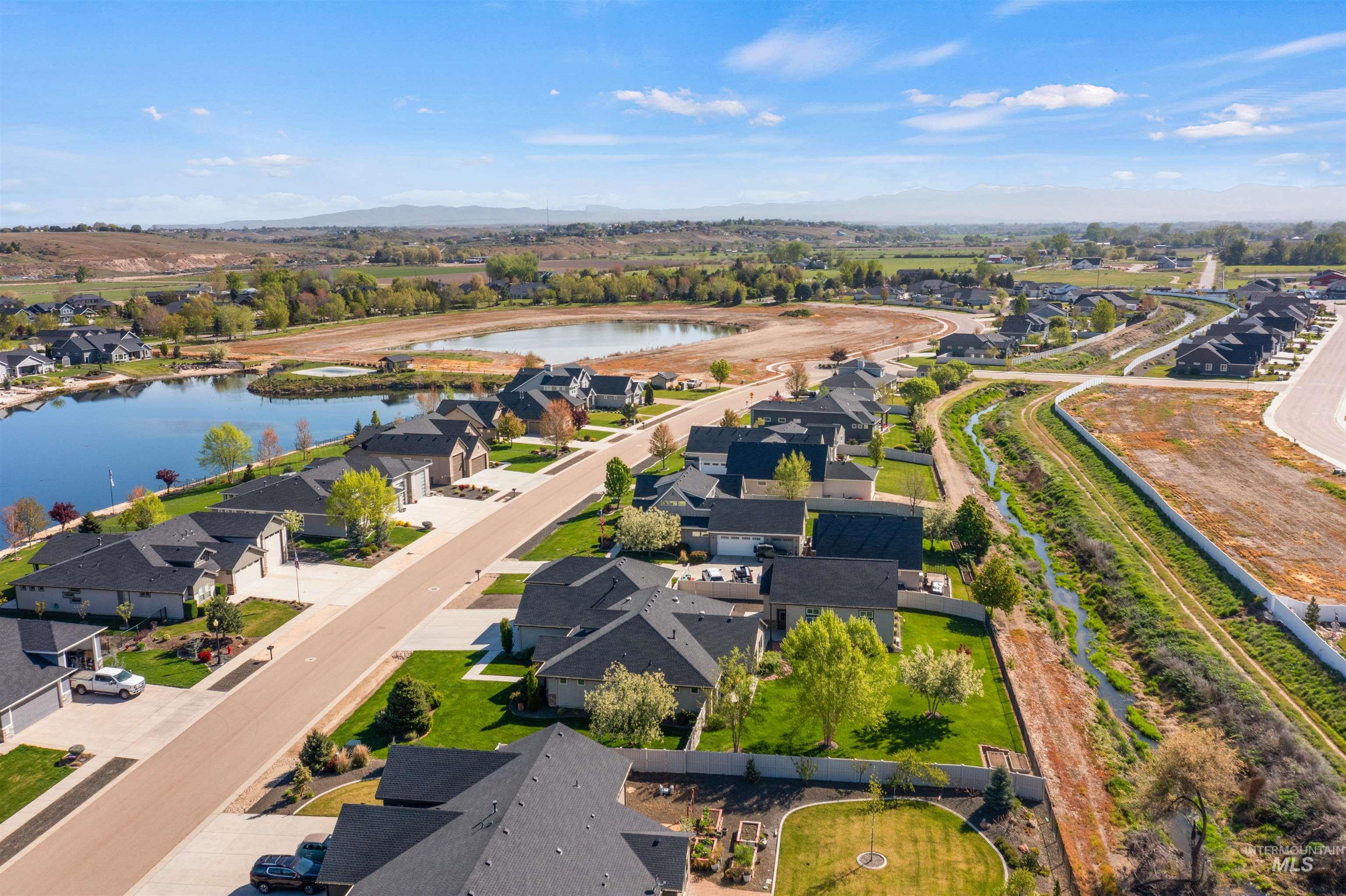 8509 Silverwood Way, Middleton, Idaho 83644, 3 Bedrooms, 2 Bathrooms, Residential For Sale, Price $934,900, 98983358