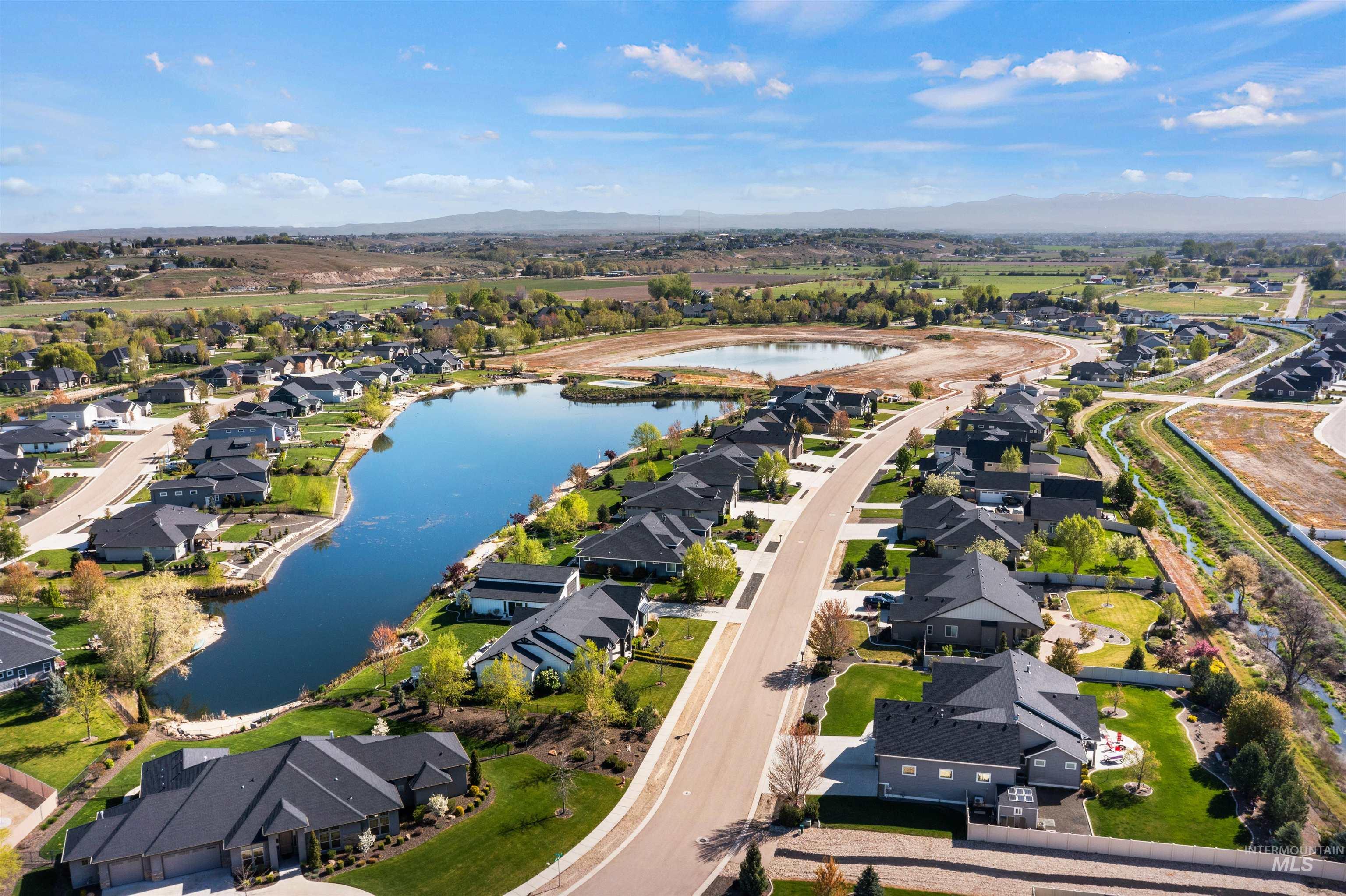 8509 Silverwood Way, Middleton, Idaho 83644, 3 Bedrooms, 2 Bathrooms, Residential For Sale, Price $934,900, 98983358