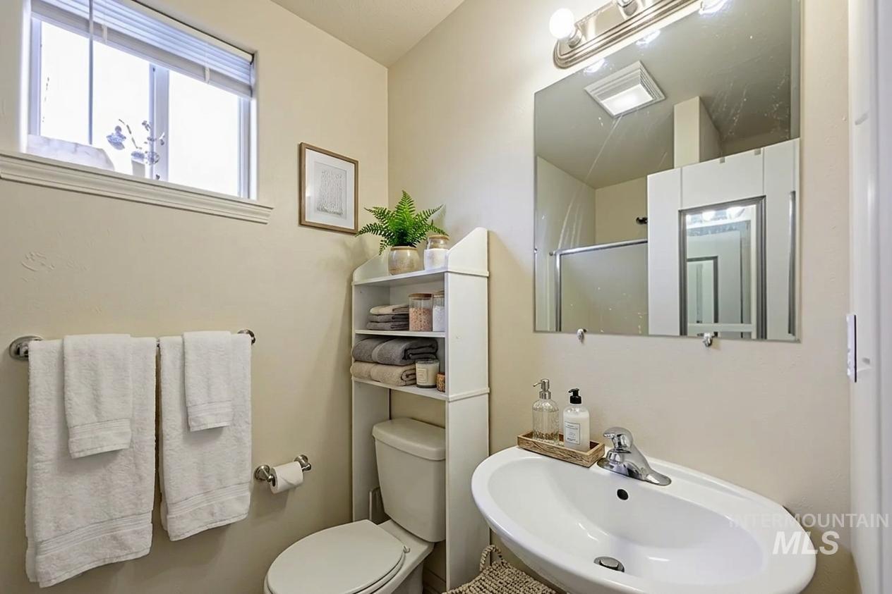 516 18th Ave N, Nampa, Idaho 83687, 3 Bedrooms, 3.5 Bathrooms, Residential For Sale, Price $425,000,MLS 98983359