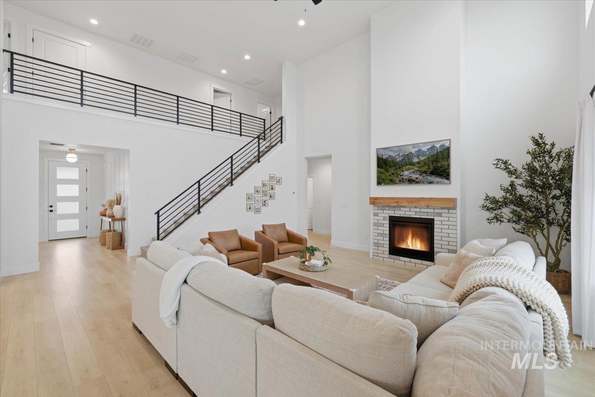 7458 E Edison St, Nampa, Idaho 83687, 4 Bedrooms, 3.5 Bathrooms, Residential For Sale, Price $619,000, 98983360