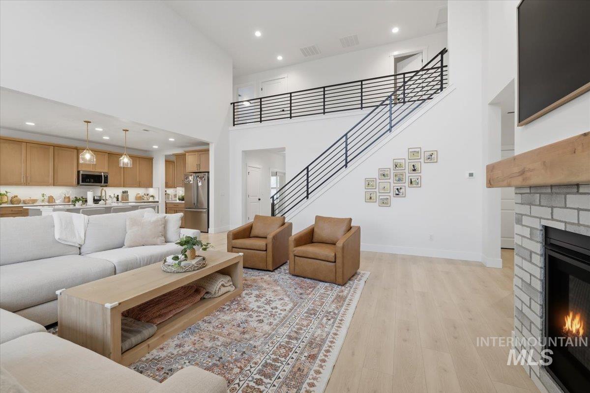 7458 E Edison St, Nampa, Idaho 83687, 4 Bedrooms, 3.5 Bathrooms, Residential For Sale, Price $619,000, 98983360