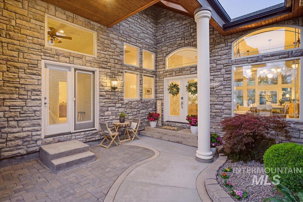 326 W River Trail Dr, Eagle, Idaho 83616, 3 Bedrooms, 2.5 Bathrooms, Residential For Sale, Price $1,050,000, 98983361