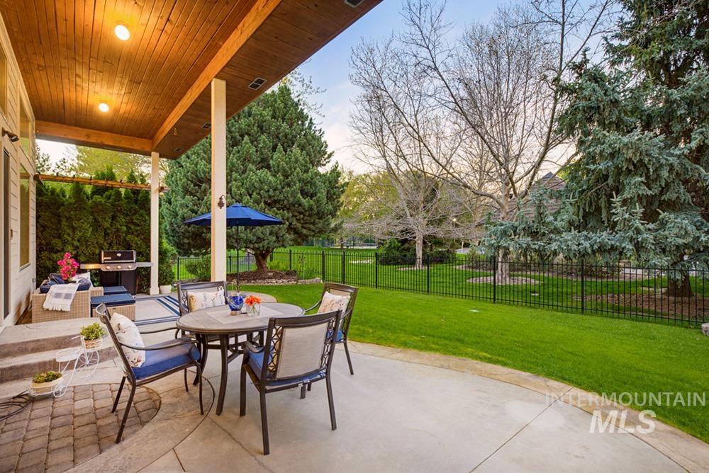 326 W River Trail Dr, Eagle, Idaho 83616, 3 Bedrooms, 2.5 Bathrooms, Residential For Sale, Price $1,050,000, 98983361