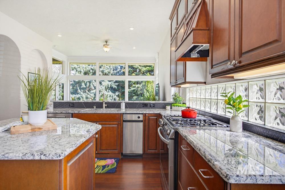 326 W River Trail Dr, Eagle, Idaho 83616, 3 Bedrooms, 2.5 Bathrooms, Residential For Sale, Price $1,050,000, 98983361