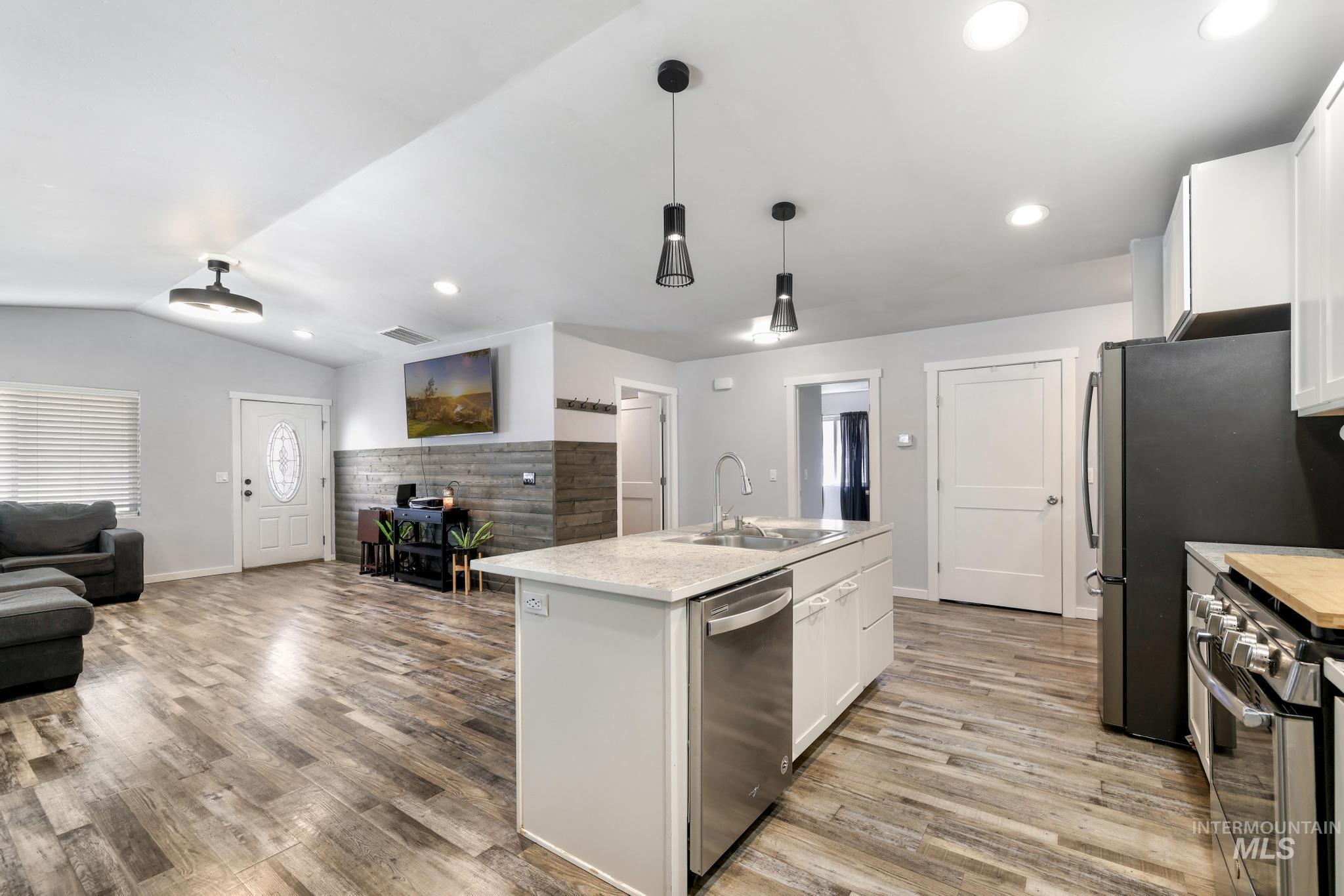 826 Normal, Burley, Idaho 83318, 3 Bedrooms, 2 Bathrooms, Residential For Sale, Price $306,000,MLS 98983362