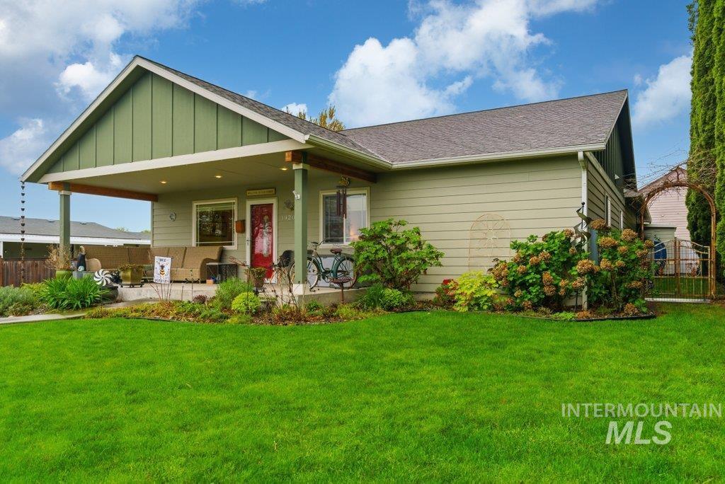 1420 Airway Ave, Lewiston, Idaho 83501, 4 Bedrooms, 2 Bathrooms, Residential For Sale, Price $435,000,MLS 98983363