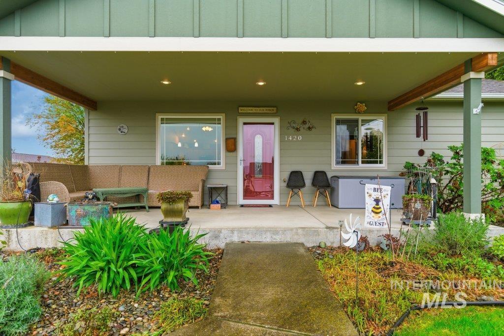 1420 Airway Ave, Lewiston, Idaho 83501, 4 Bedrooms, 2 Bathrooms, Residential For Sale, Price $435,000,MLS 98983363