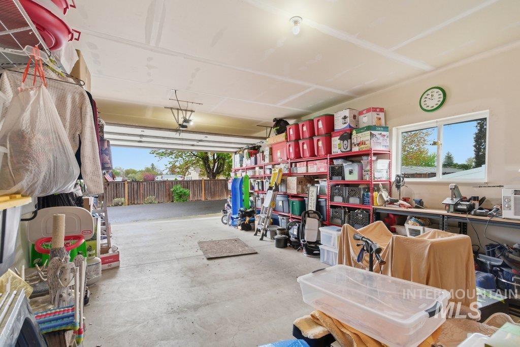 1420 Airway Ave, Lewiston, Idaho 83501, 4 Bedrooms, 2 Bathrooms, Residential For Sale, Price $435,000,MLS 98983363