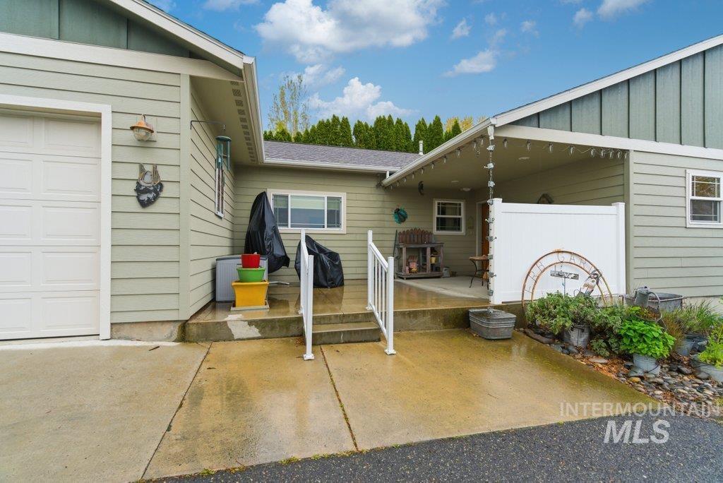 1420 Airway Ave, Lewiston, Idaho 83501, 4 Bedrooms, 2 Bathrooms, Residential For Sale, Price $435,000,MLS 98983363