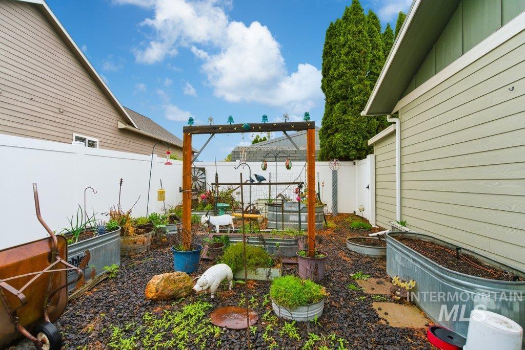 1420 Airway Ave, Lewiston, Idaho 83501, 4 Bedrooms, 2 Bathrooms, Residential For Sale, Price $435,000,MLS 98983363