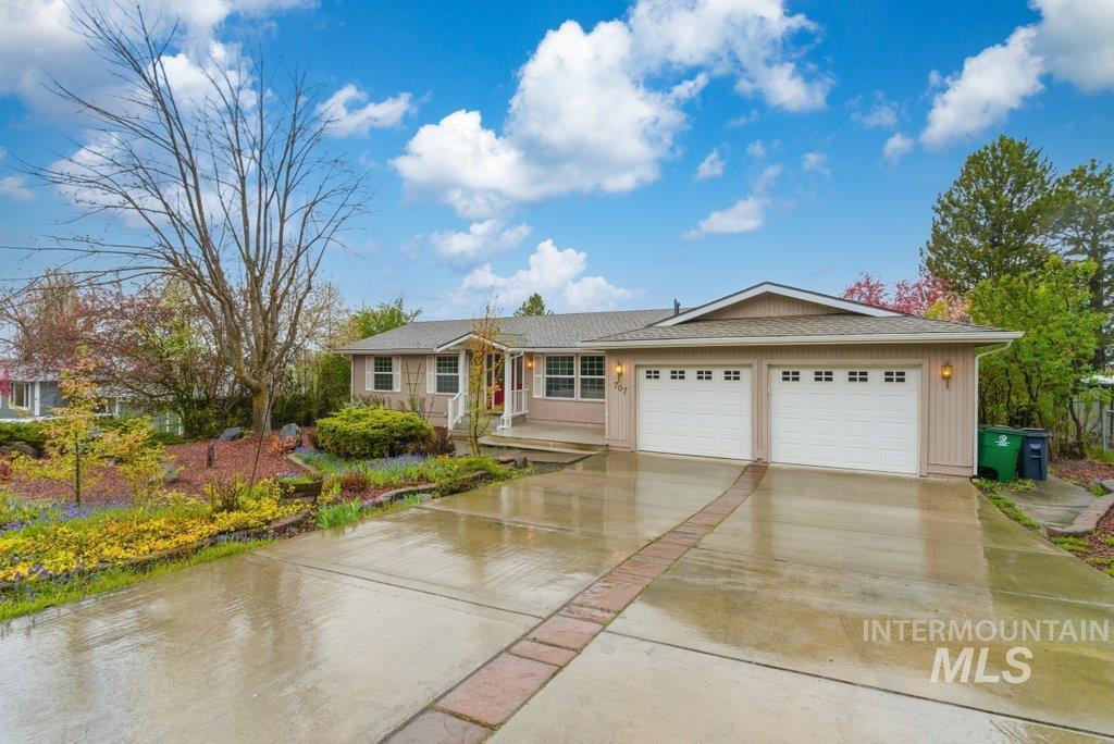 707 Hathaway St, Moscow, Idaho 83843, 4 Bedrooms, 3.5 Bathrooms, Residential For Sale, Price $525,000, 98983366