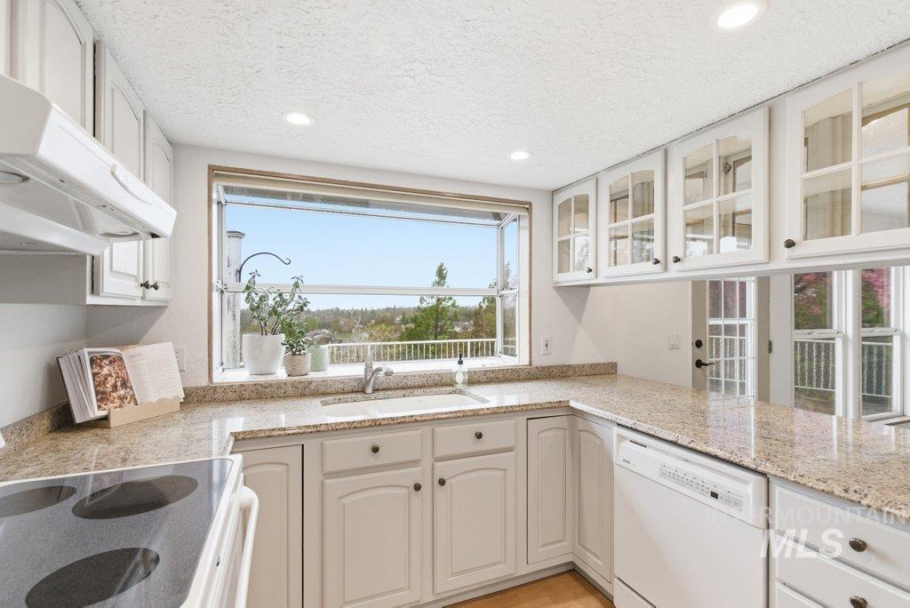 707 Hathaway St, Moscow, Idaho 83843, 4 Bedrooms, 3.5 Bathrooms, Residential For Sale, Price $525,000, 98983366