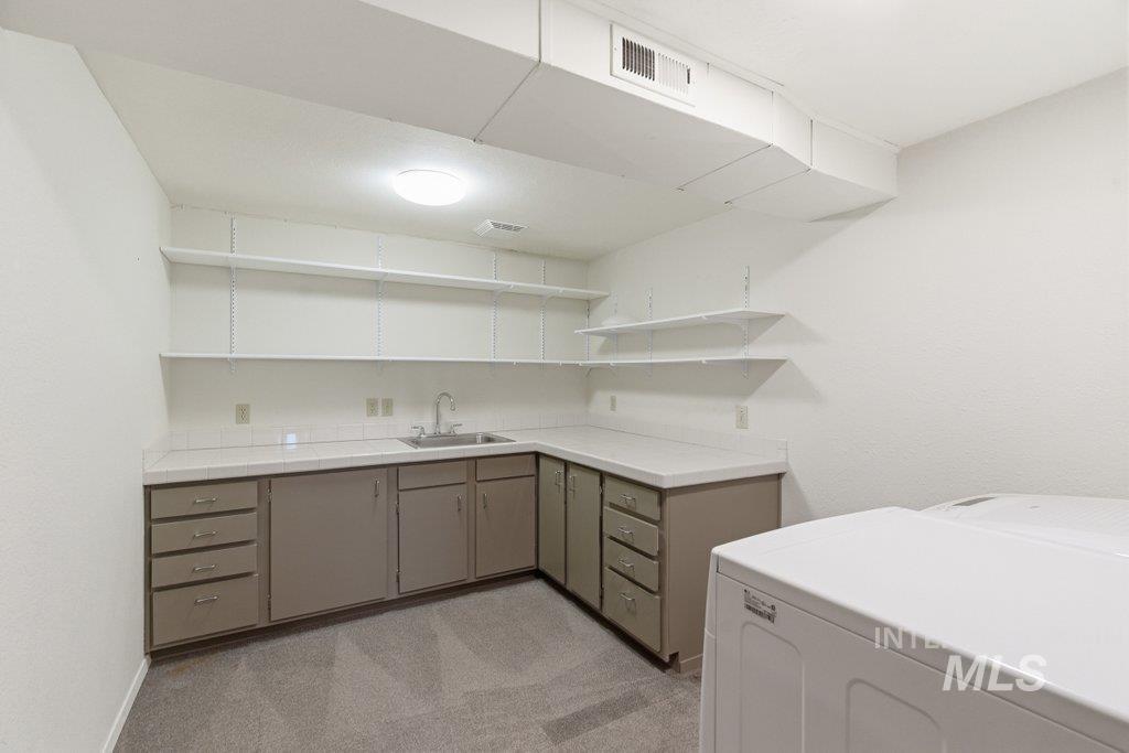 707 Hathaway St, Moscow, Idaho 83843, 4 Bedrooms, 3.5 Bathrooms, Residential For Sale, Price $525,000, 98983366