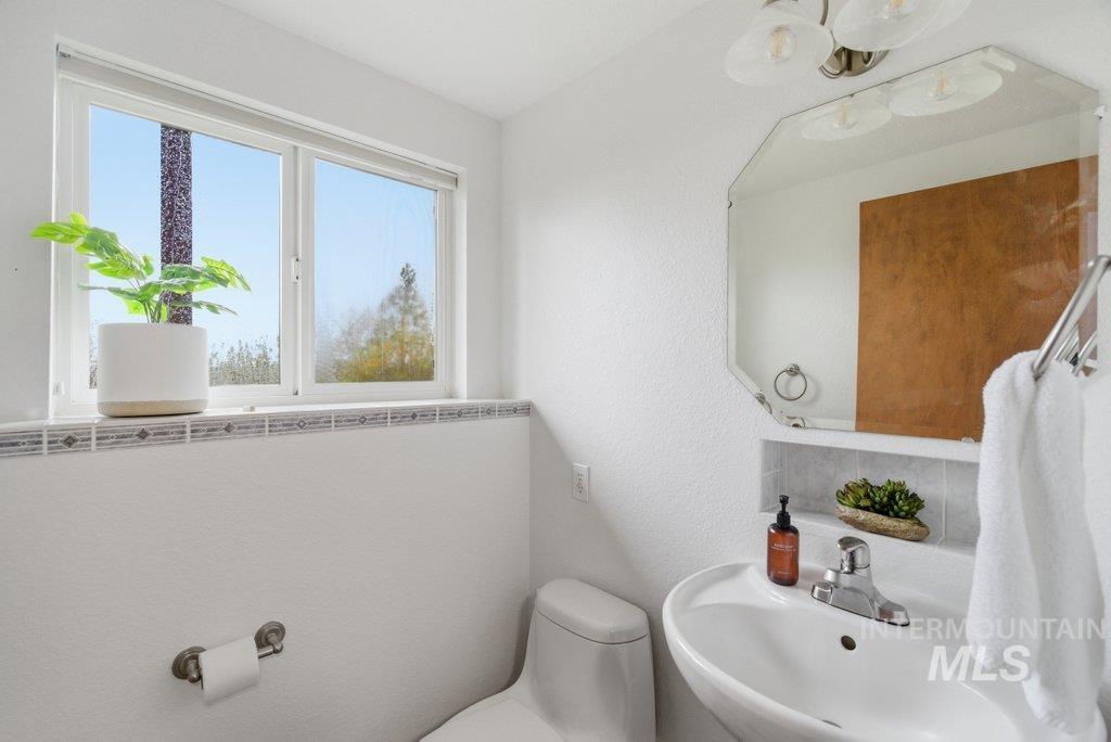 707 Hathaway St, Moscow, Idaho 83843, 4 Bedrooms, 3.5 Bathrooms, Residential For Sale, Price $525,000, 98983366