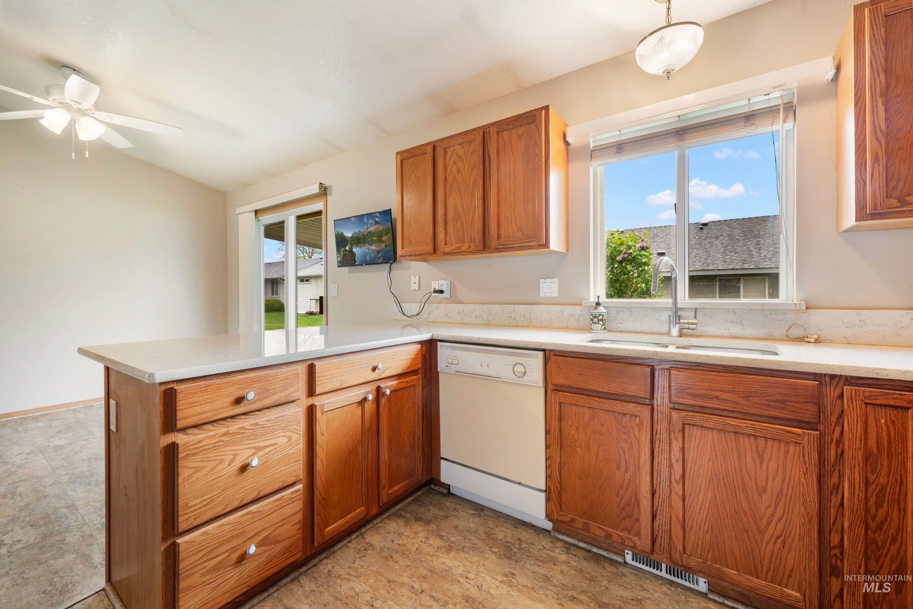 819 N Bristol Street, Nampa, Idaho 83651, 3 Bedrooms, 2 Bathrooms, Residential For Sale, Price $314,000, 98983369