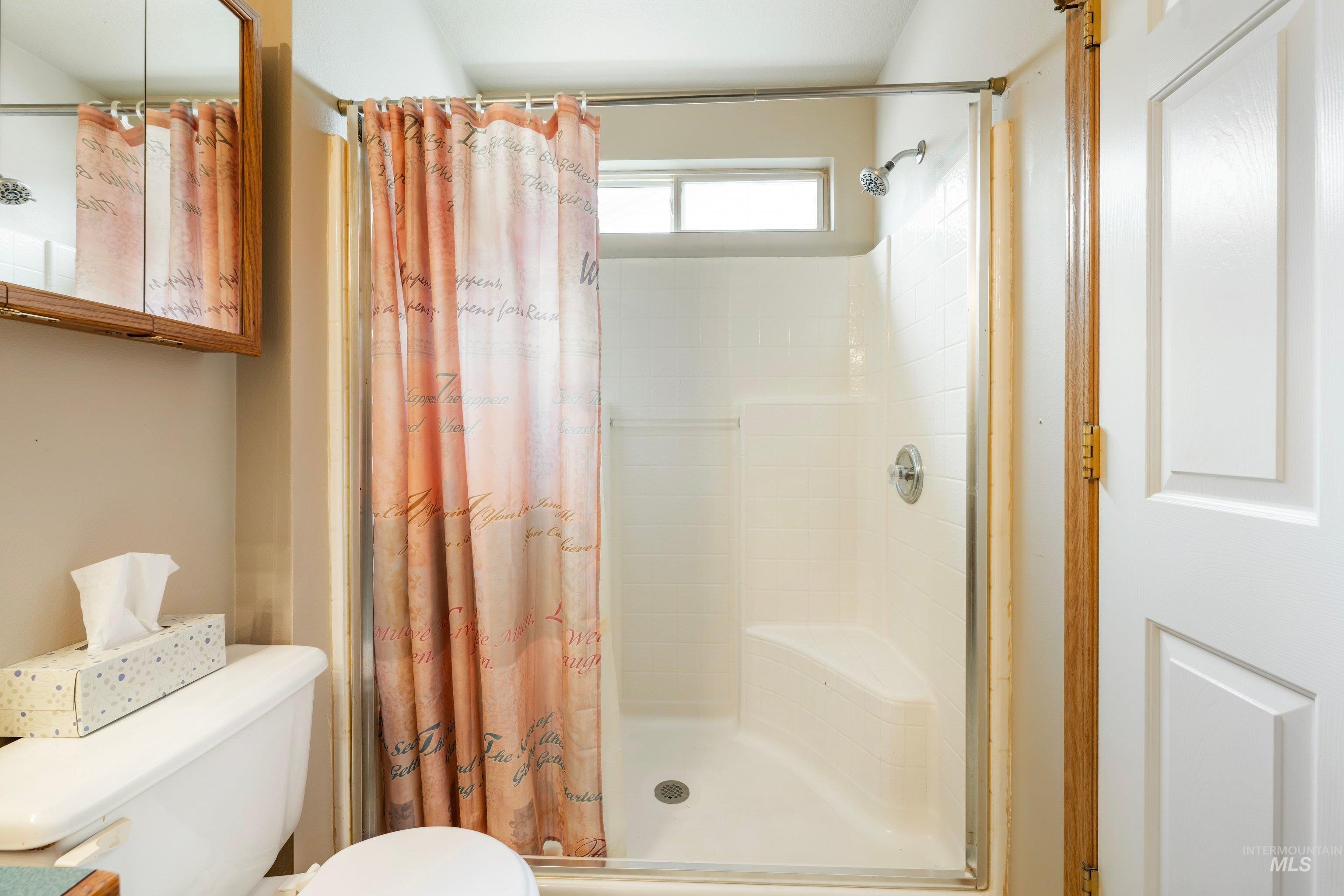 819 N Bristol Street, Nampa, Idaho 83651, 3 Bedrooms, 2 Bathrooms, Residential For Sale, Price $319,000,MLS 98983369