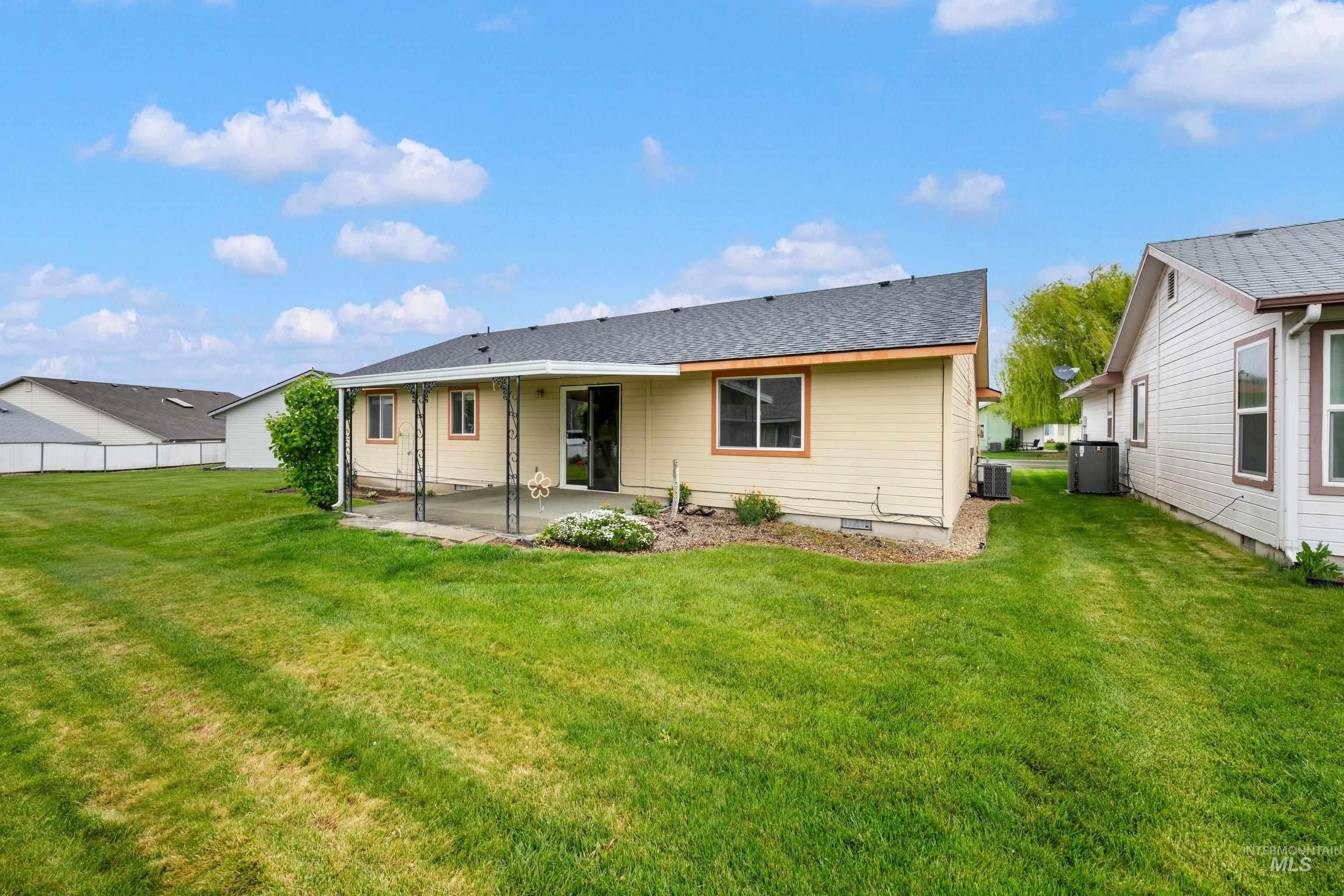 819 N Bristol Street, Nampa, Idaho 83651, 3 Bedrooms, 2 Bathrooms, Residential For Sale, Price $314,000,MLS 98983369