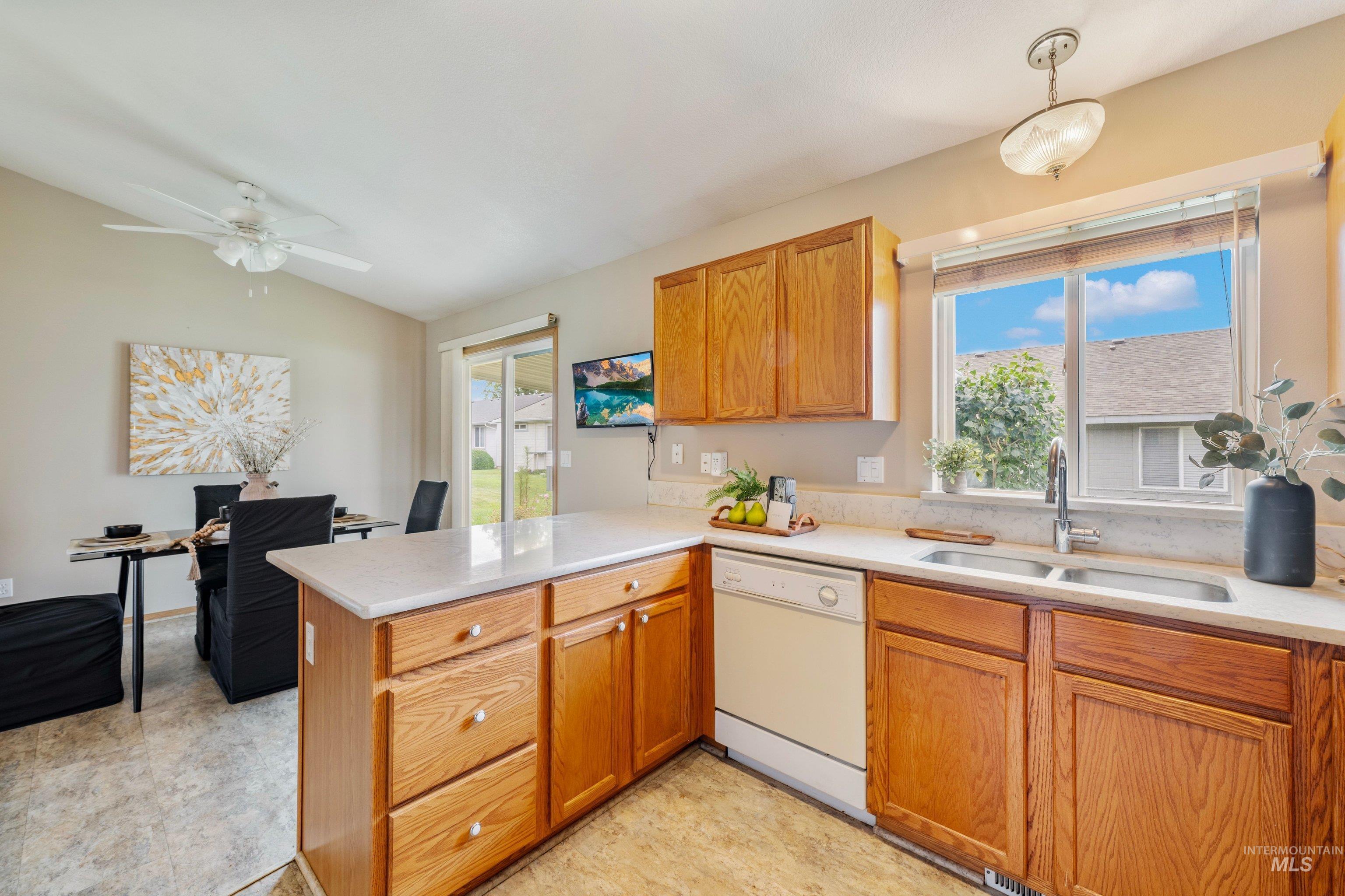 819 N Bristol Street, Nampa, Idaho 83651, 3 Bedrooms, 2 Bathrooms, Residential For Sale, Price $314,000,MLS 98983369