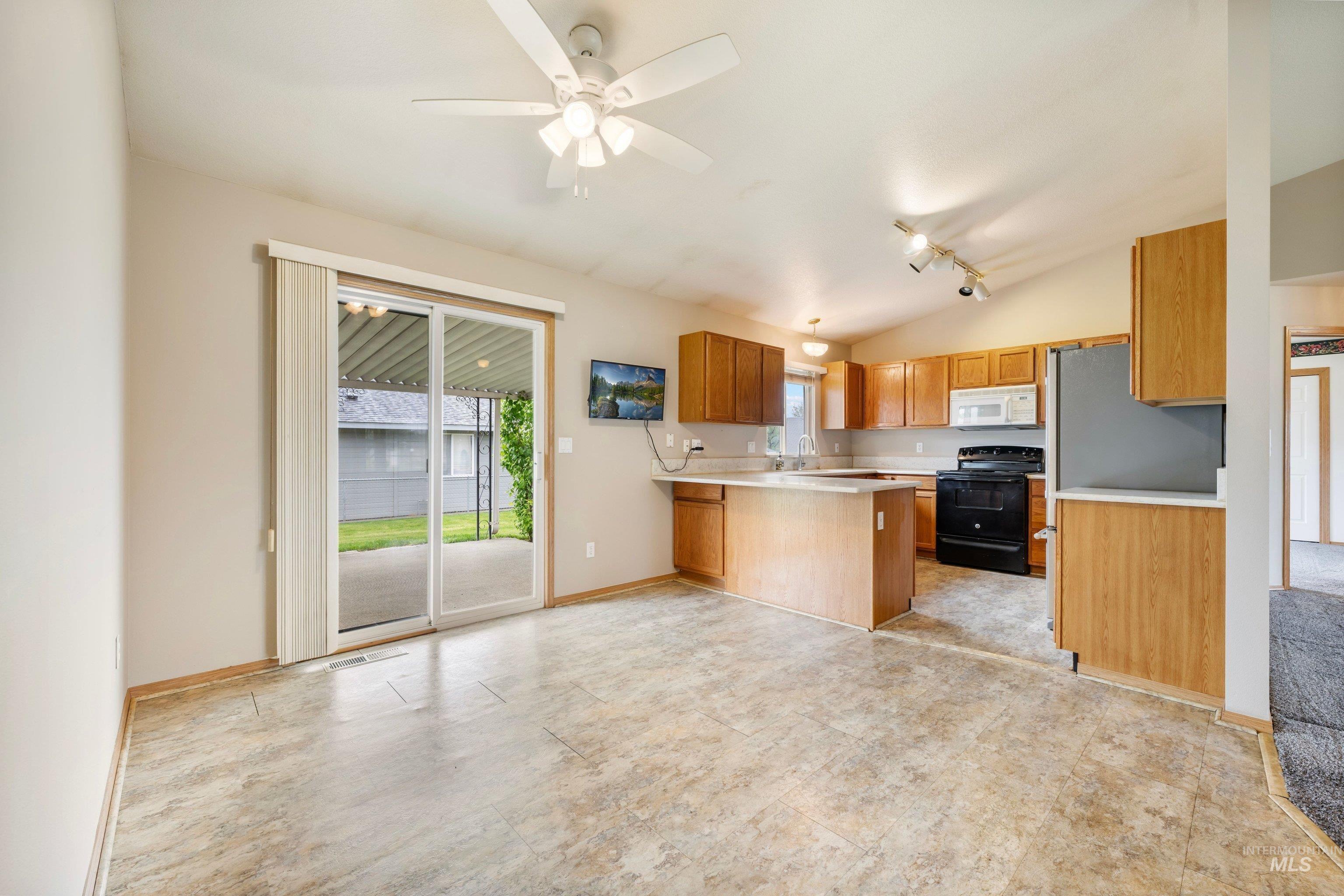 819 N Bristol Street, Nampa, Idaho 83651, 3 Bedrooms, 2 Bathrooms, Residential For Sale, Price $314,000, 98983369