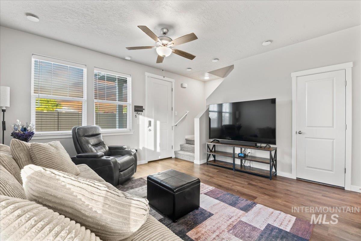 2316 E Spice Loop, Nampa, Idaho 83687, 2 Bedrooms, 2.5 Bathrooms, Residential For Sale, Price $305,000,MLS 98983373