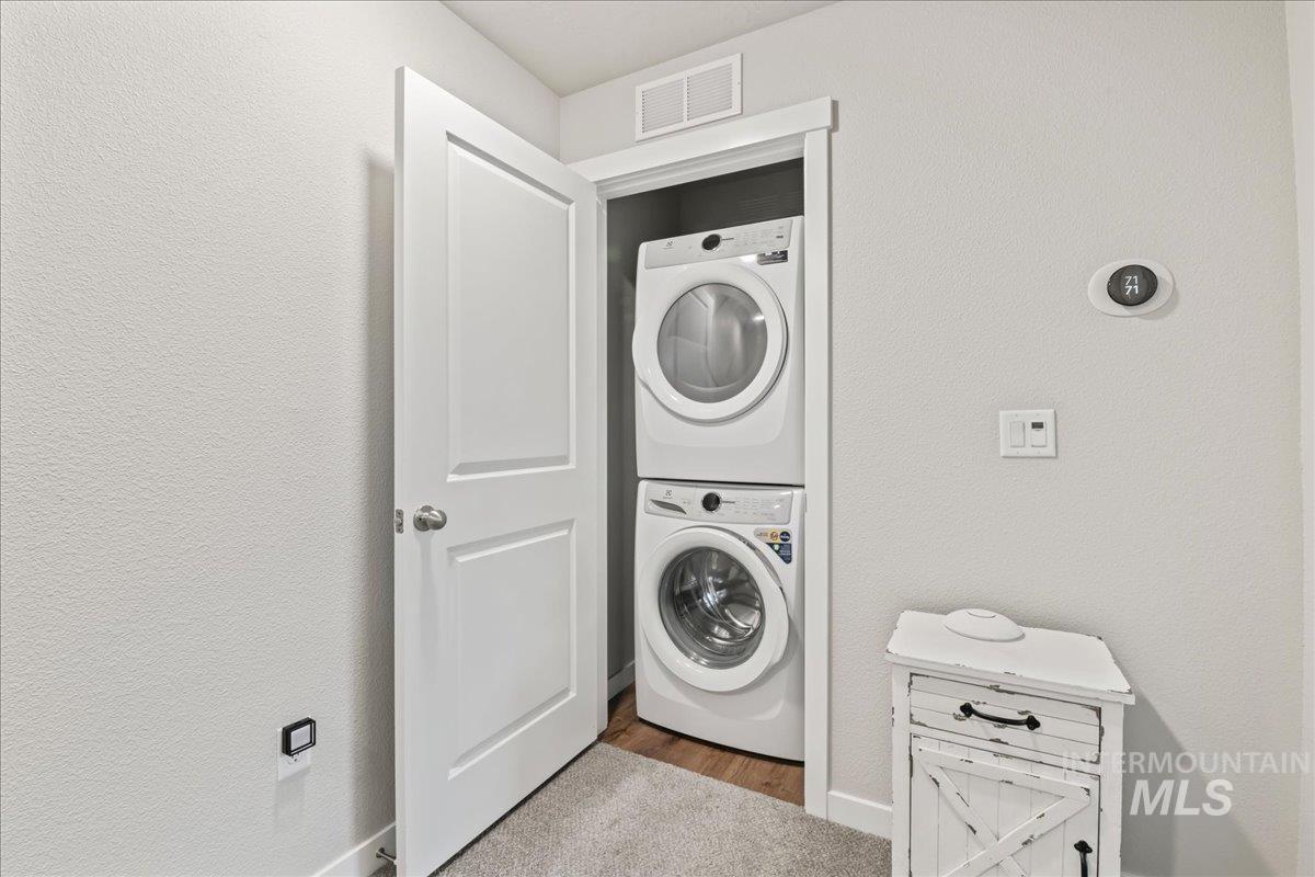 2316 E Spice Loop, Nampa, Idaho 83687, 2 Bedrooms, 2.5 Bathrooms, Residential For Sale, Price $305,000,MLS 98983373