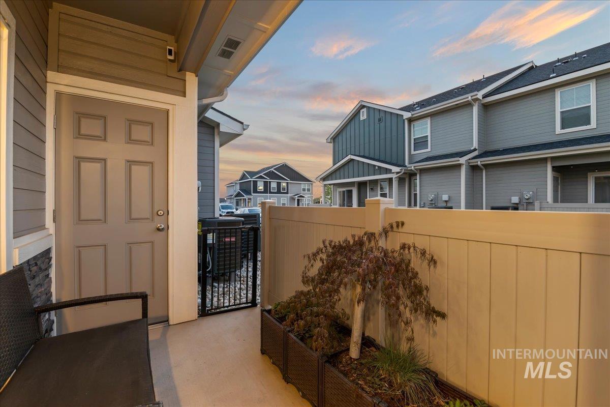 2316 E Spice Loop, Nampa, Idaho 83687, 2 Bedrooms, 2.5 Bathrooms, Residential For Sale, Price $305,000,MLS 98983373