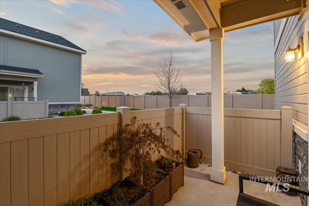 2316 E Spice Loop, Nampa, Idaho 83687, 2 Bedrooms, 2.5 Bathrooms, Residential For Sale, Price $305,000,MLS 98983373