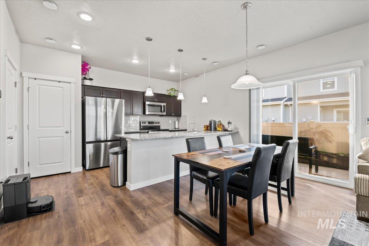 2316 E Spice Loop, Nampa, Idaho 83687, 2 Bedrooms, 2.5 Bathrooms, Residential For Sale, Price $305,000,MLS 98983373