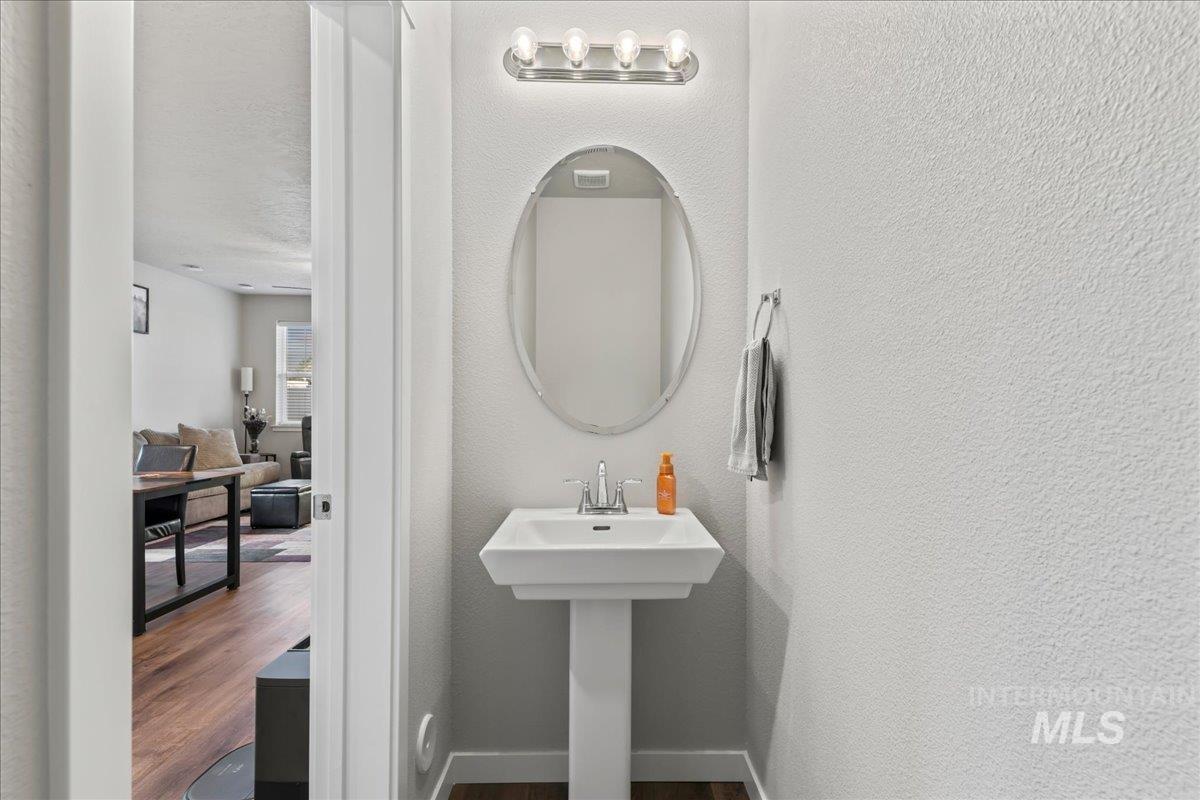 2316 E Spice Loop, Nampa, Idaho 83687, 2 Bedrooms, 2.5 Bathrooms, Residential For Sale, Price $305,000,MLS 98983373