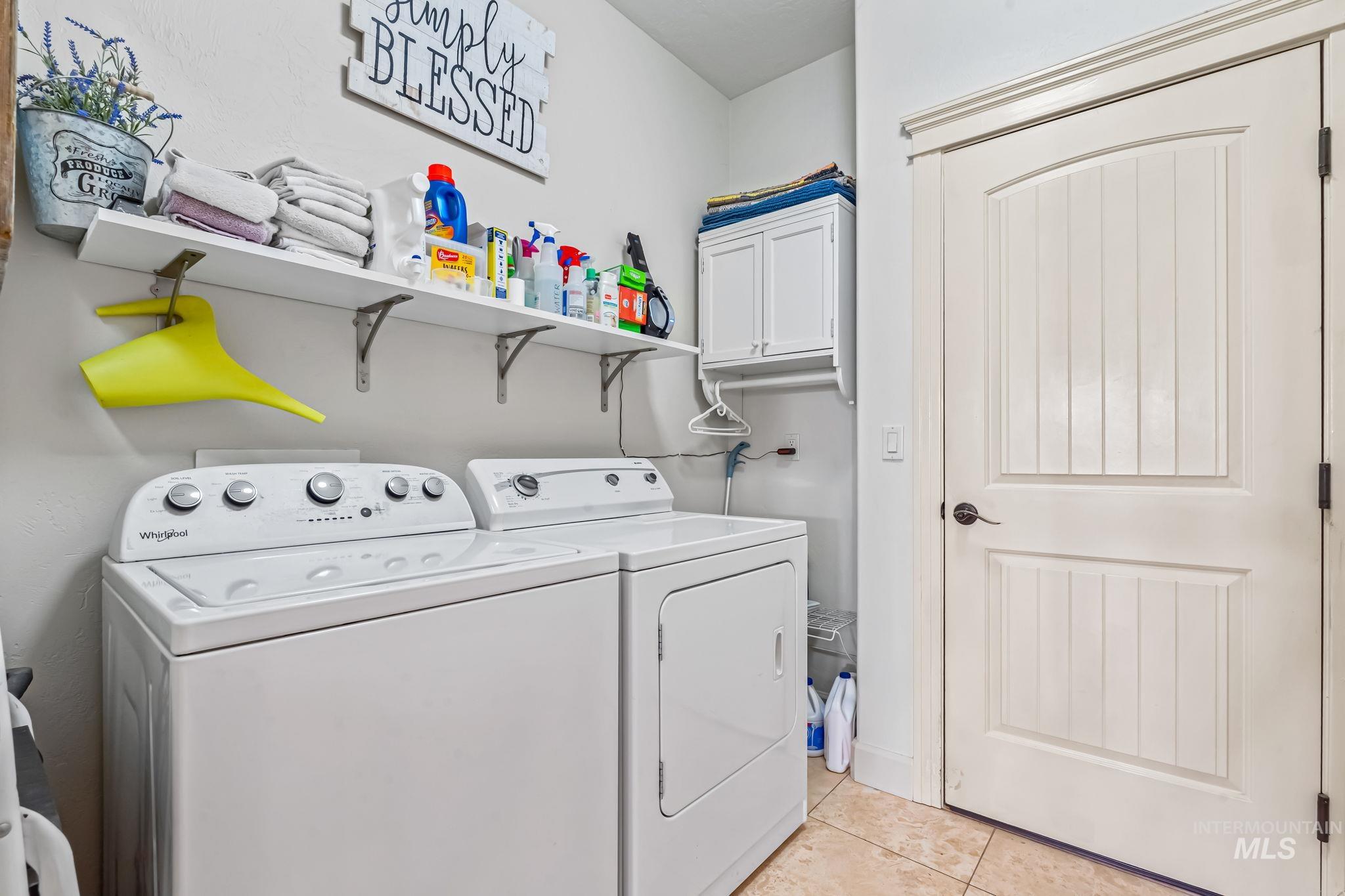 2813 S Bayhill Ct, Nampa, Idaho 83686, 3 Bedrooms, 3 Bathrooms, Residential For Sale, Price $647,770, 98983374