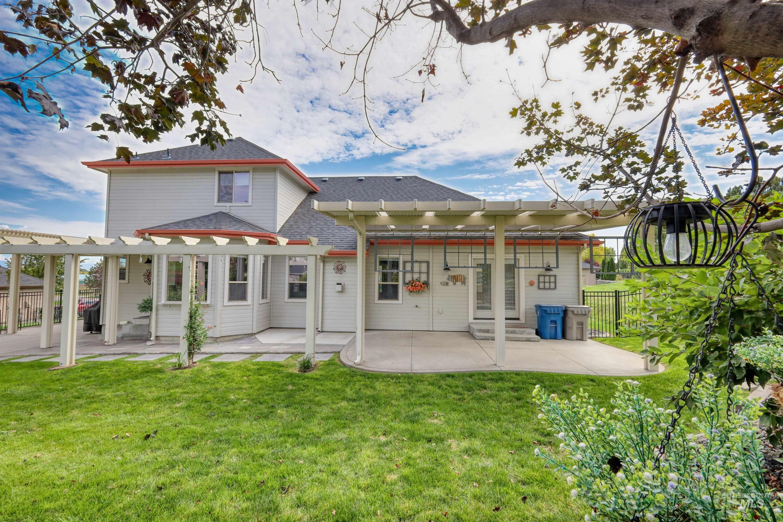 2813 S Bayhill Ct, Nampa, Idaho 83686, 3 Bedrooms, 3 Bathrooms, Residential For Sale, Price $647,770, 98983374