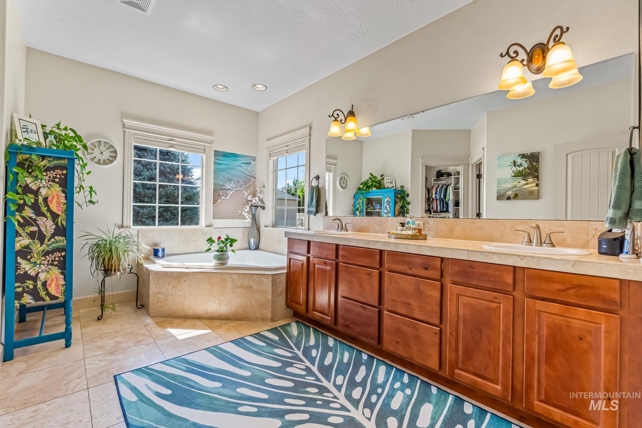 2813 S Bayhill Ct, Nampa, Idaho 83686, 3 Bedrooms, 3 Bathrooms, Residential For Sale, Price $647,770, 98983374