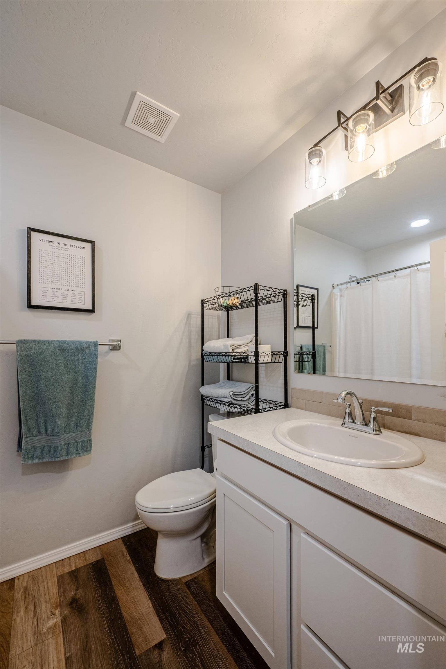 19641 Alleghenny Way, Caldwell, Idaho 83605, 3 Bedrooms, 2 Bathrooms, Residential For Sale, Price $355,000,MLS 98983375