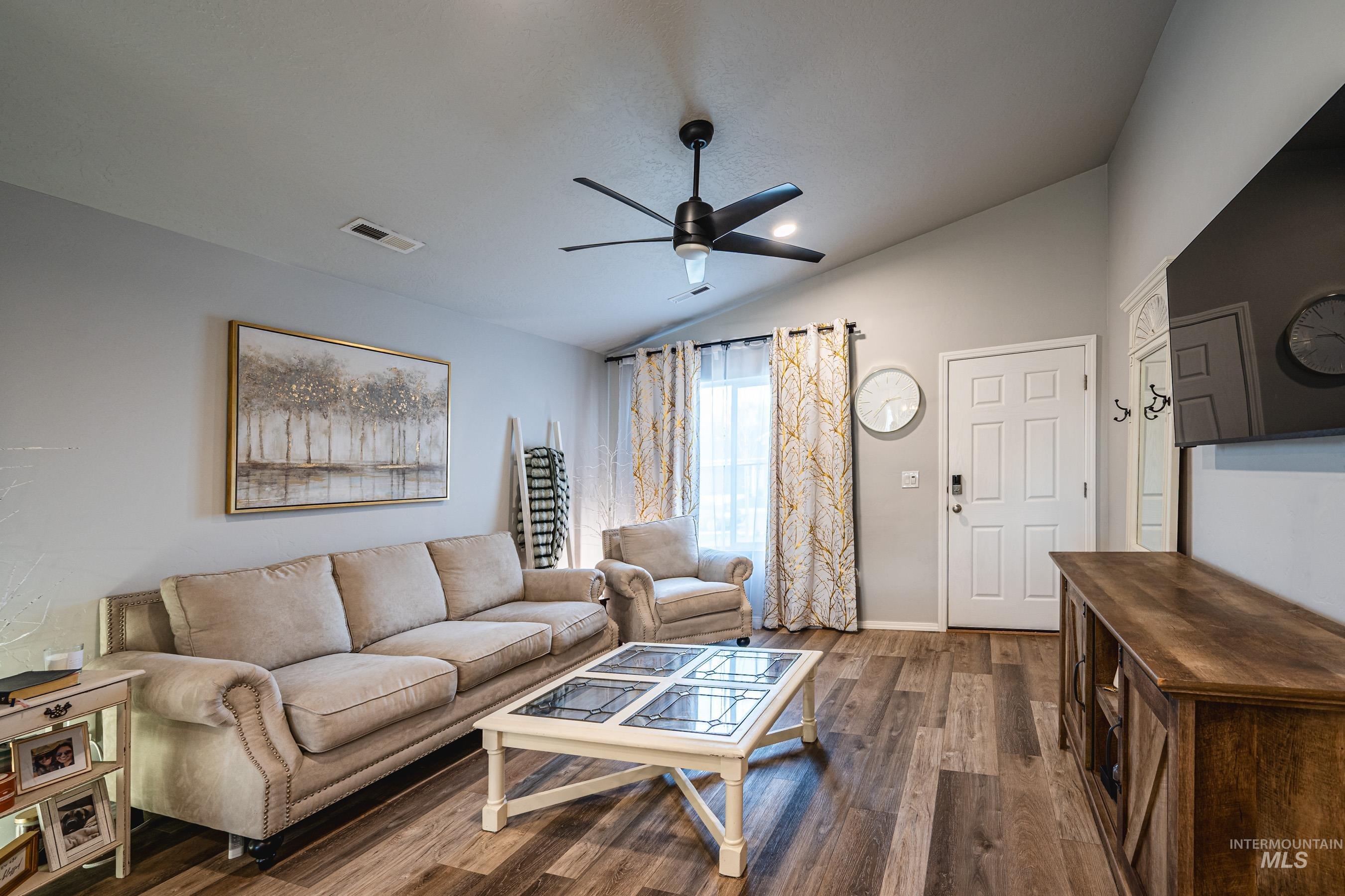 19641 Alleghenny Way, Caldwell, Idaho 83605, 3 Bedrooms, 2 Bathrooms, Residential For Sale, Price $355,000,MLS 98983375