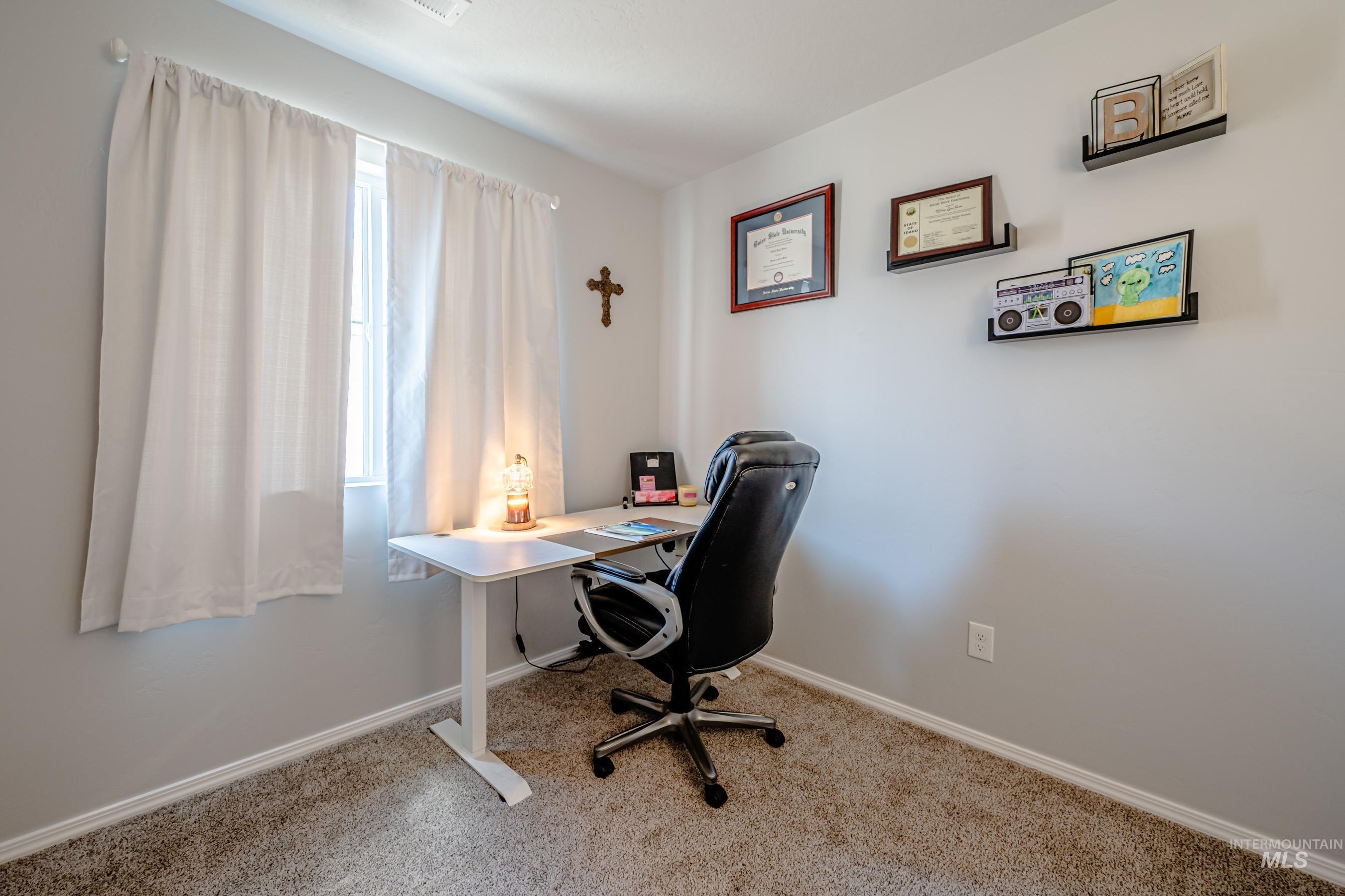 19641 Alleghenny Way, Caldwell, Idaho 83605, 3 Bedrooms, 2 Bathrooms, Residential For Sale, Price $355,000,MLS 98983375