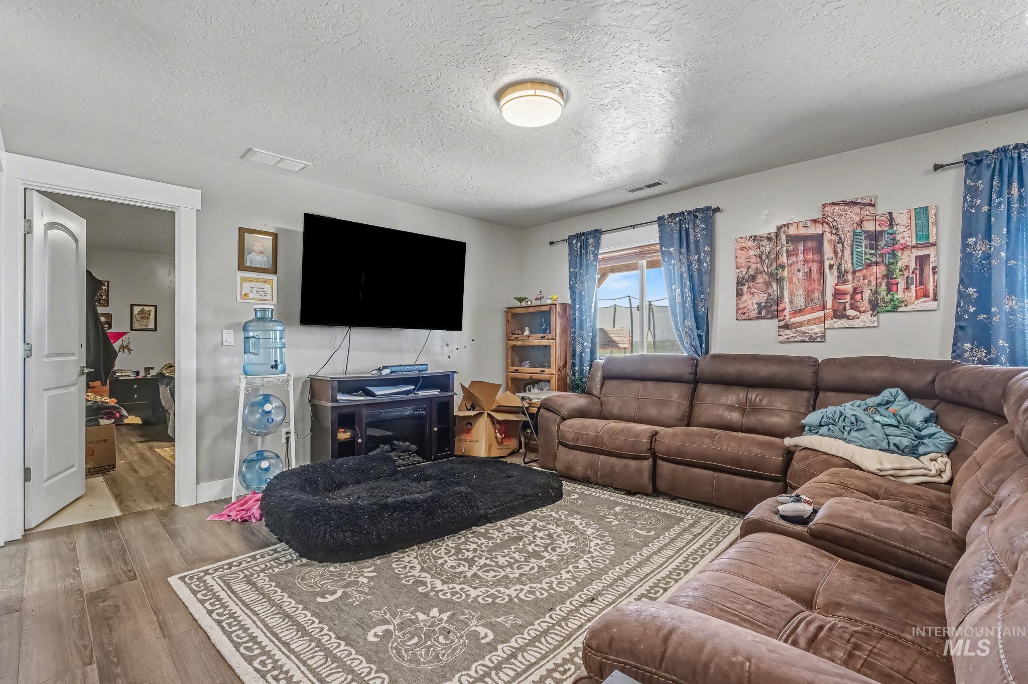 9531 Pump Rd., Nampa, Idaho 83686-9374, 5 Bedrooms, 4 Bathrooms, Residential For Sale, Price $999,900, 98983376