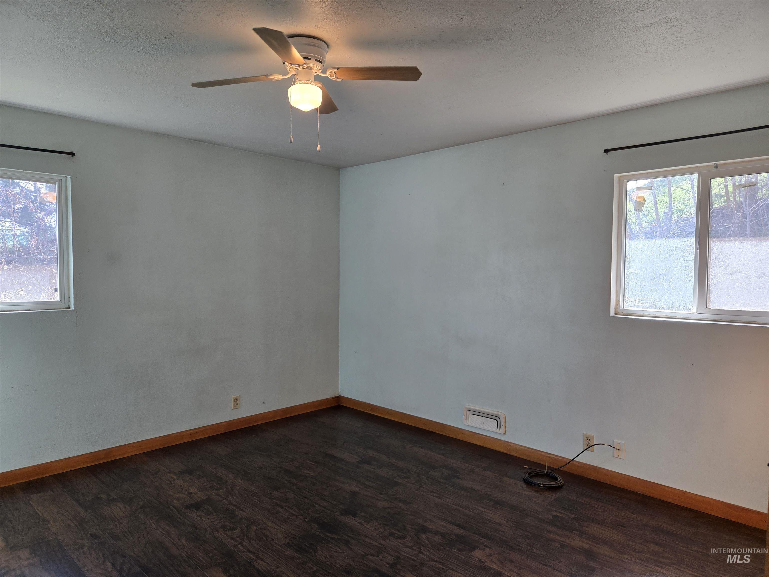 106 N Galena St, Council, Idaho 83612, 2 Bedrooms, 1.5 Bathrooms, Residential For Sale, Price $275,000,MLS 98983377