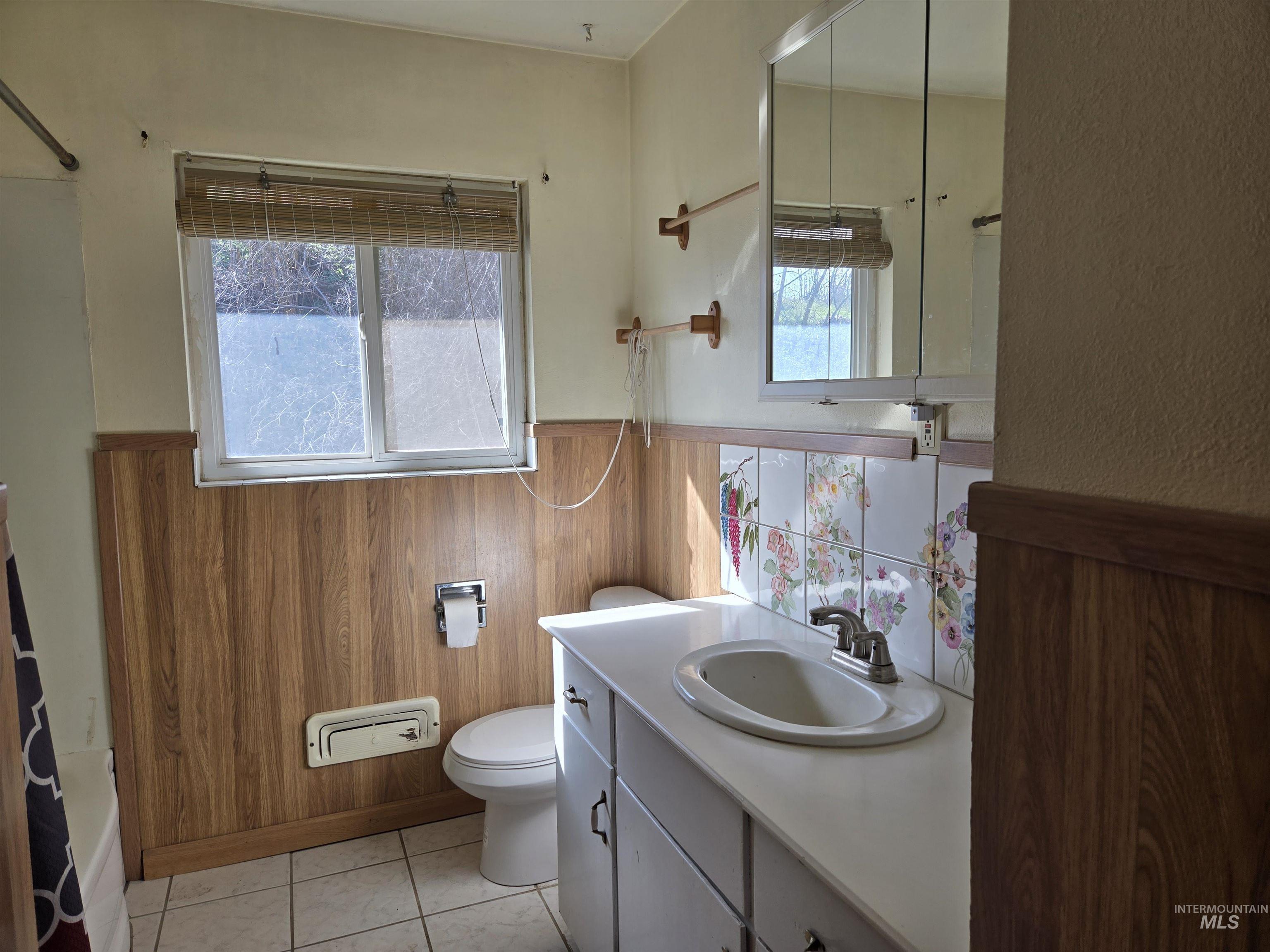 106 N Galena St, Council, Idaho 83612, 2 Bedrooms, 1.5 Bathrooms, Residential For Sale, Price $275,000,MLS 98983377