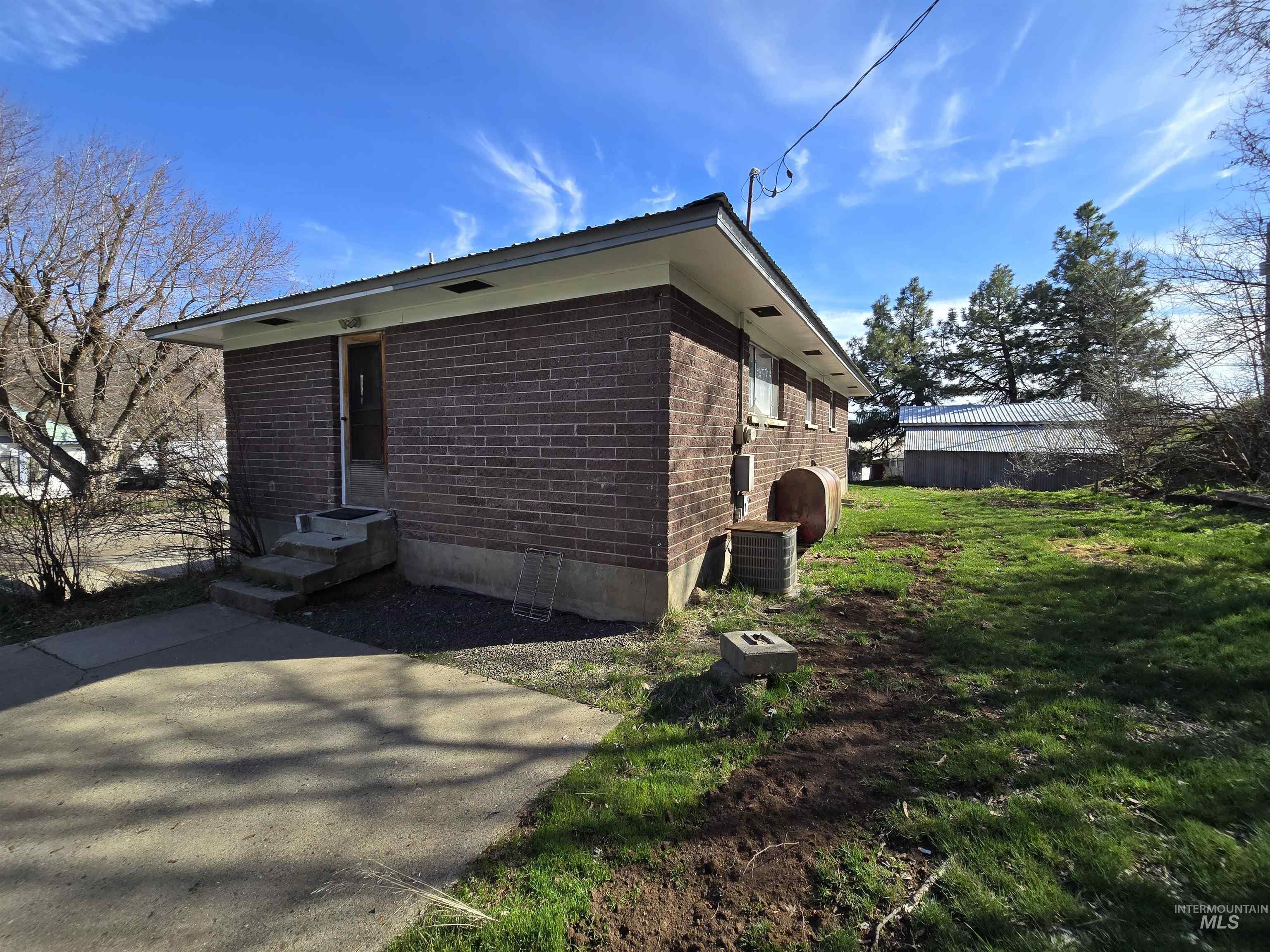 106 N Galena St, Council, Idaho 83612, 2 Bedrooms, 1.5 Bathrooms, Residential For Sale, Price $275,000,MLS 98983377