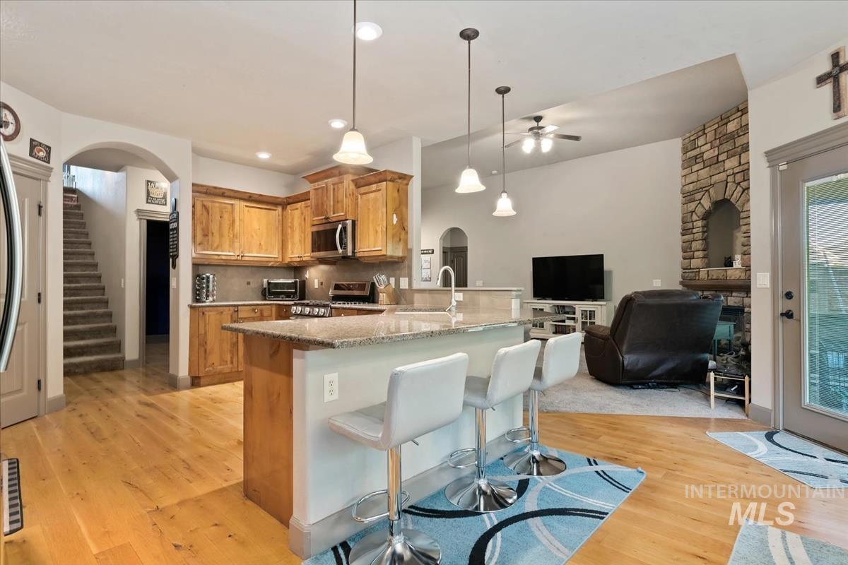 715 E Joshua Tree Dr, Meridian, Idaho 83646, 4 Bedrooms, 3 Bathrooms, Residential For Sale, Price $692,990, 98983380