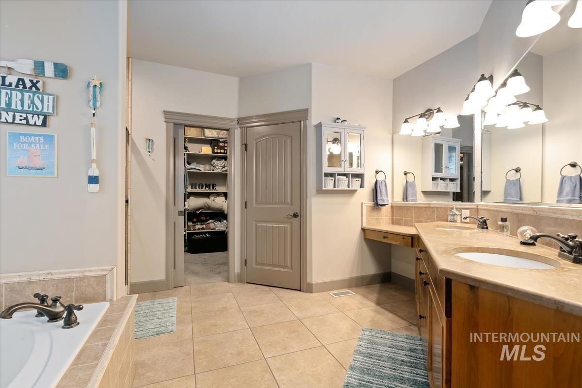 715 E Joshua Tree Dr, Meridian, Idaho 83646, 4 Bedrooms, 3 Bathrooms, Residential For Sale, Price $692,990, 98983380