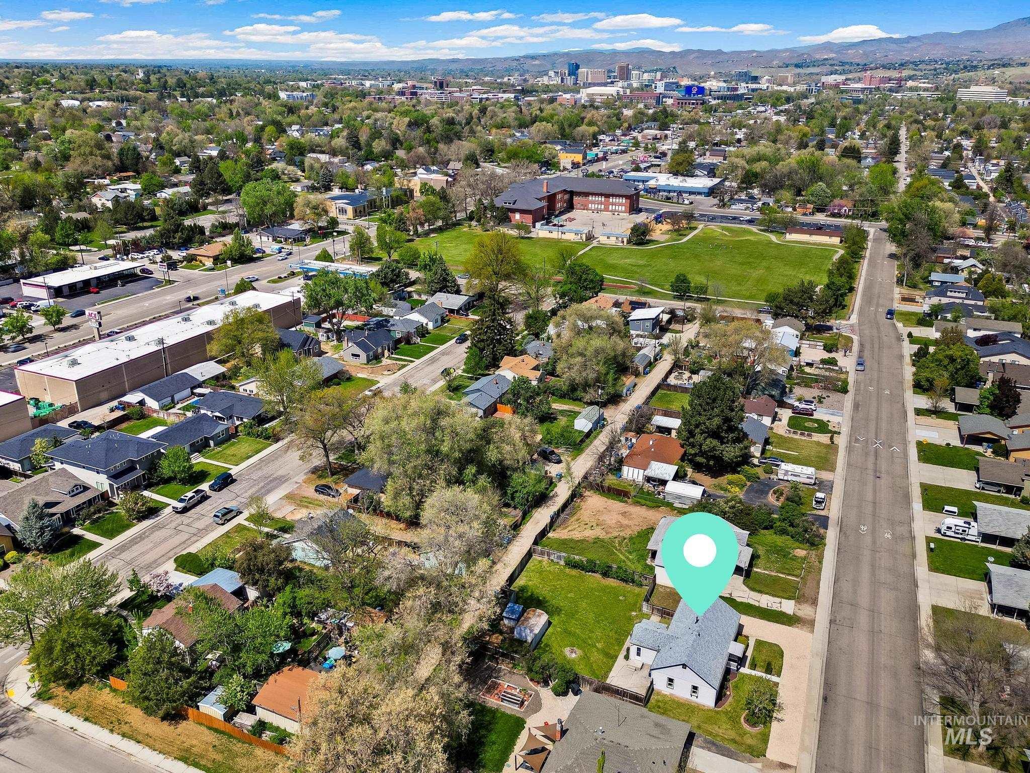 2043 S Leadville, Boise, Idaho 83706, 3 Bedrooms, 1 Bathroom, Residential For Sale, Price $474,900, 98983383
